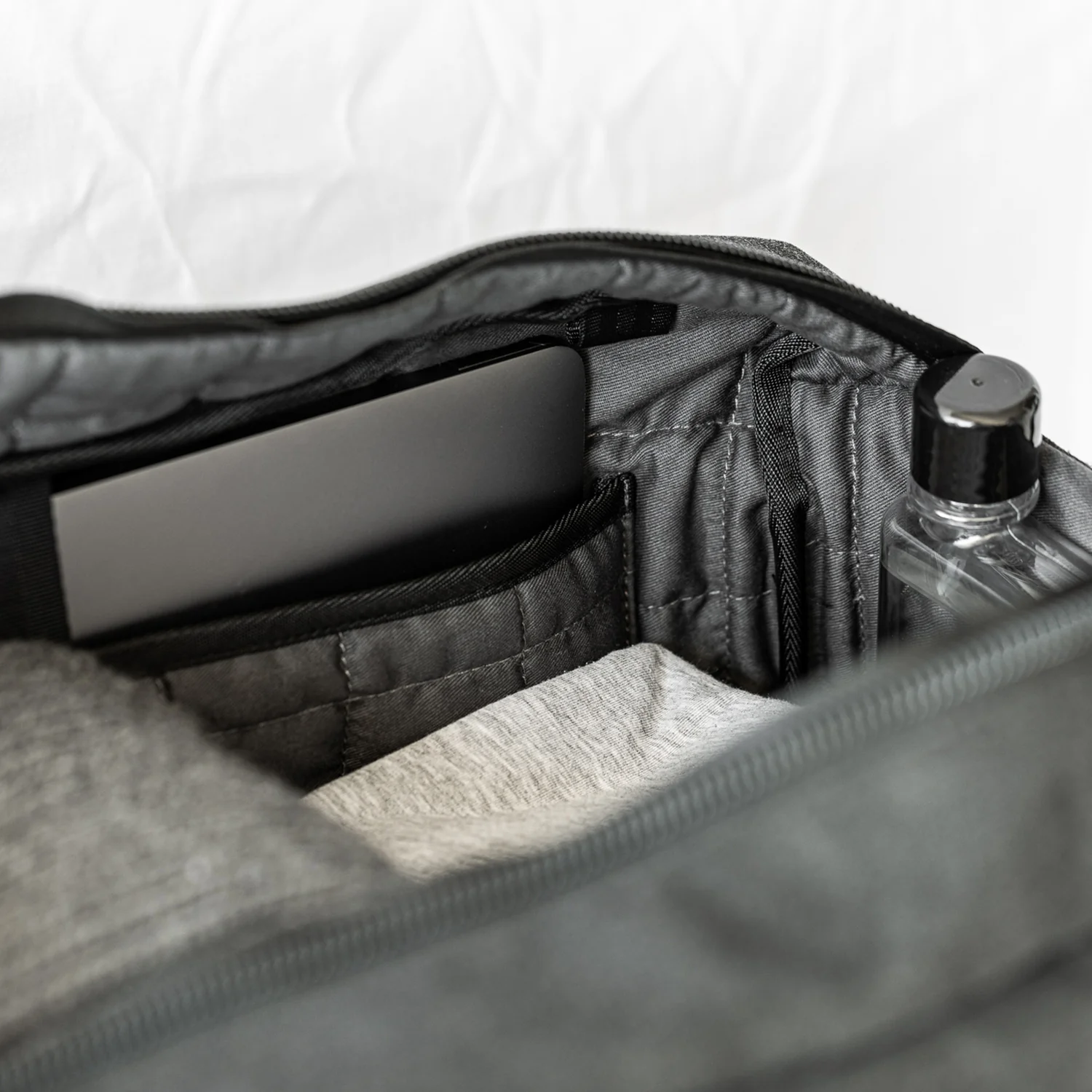afternoons with Albert | technical weekender bag | black - Image 18