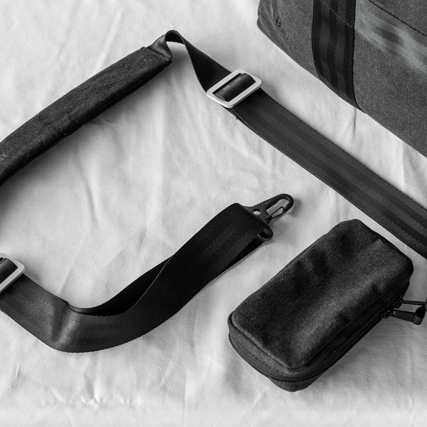 afternoons with Albert | technical weekender bag | black - Image 28