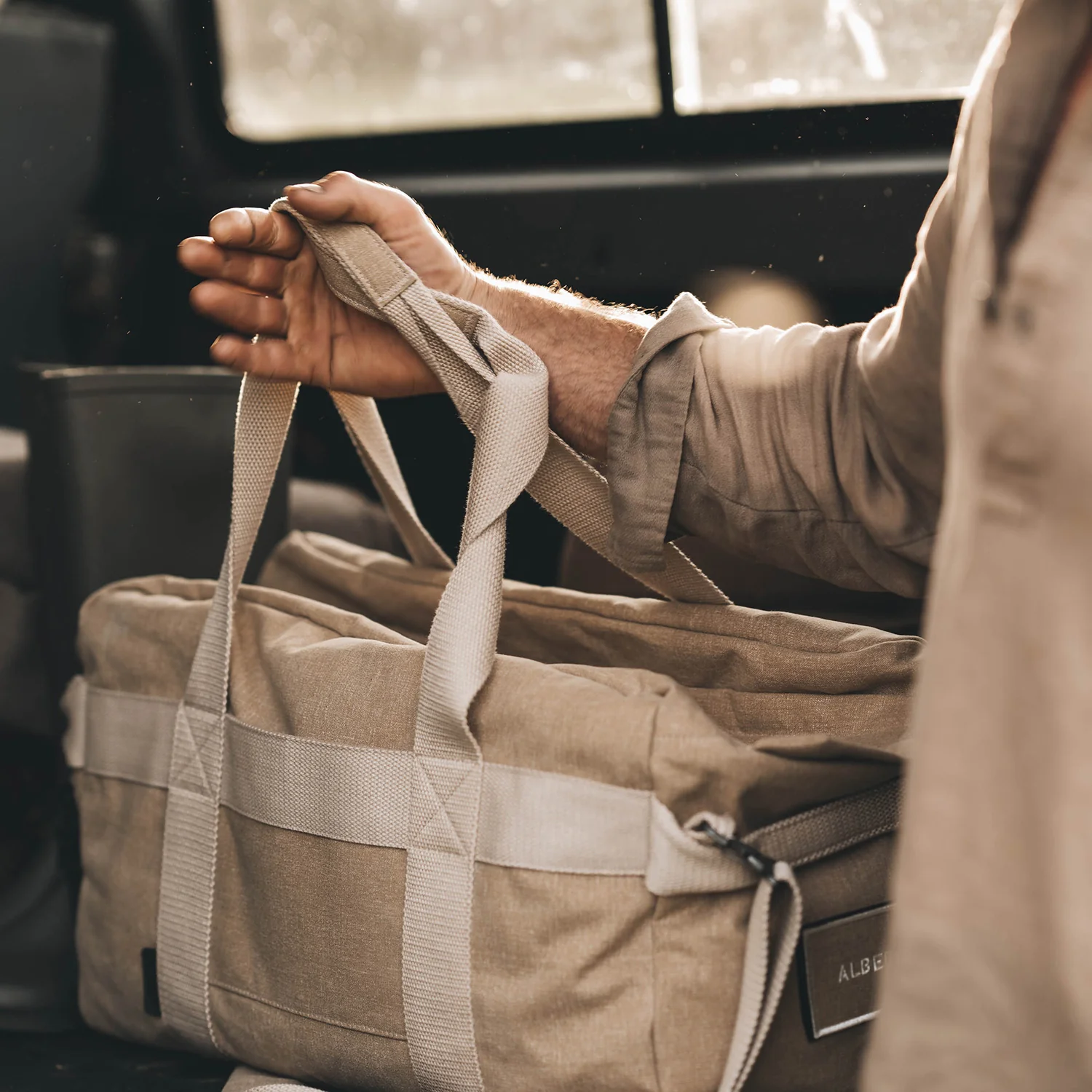 afternoons with Albert | technical weekender bag | oak - Image 12
