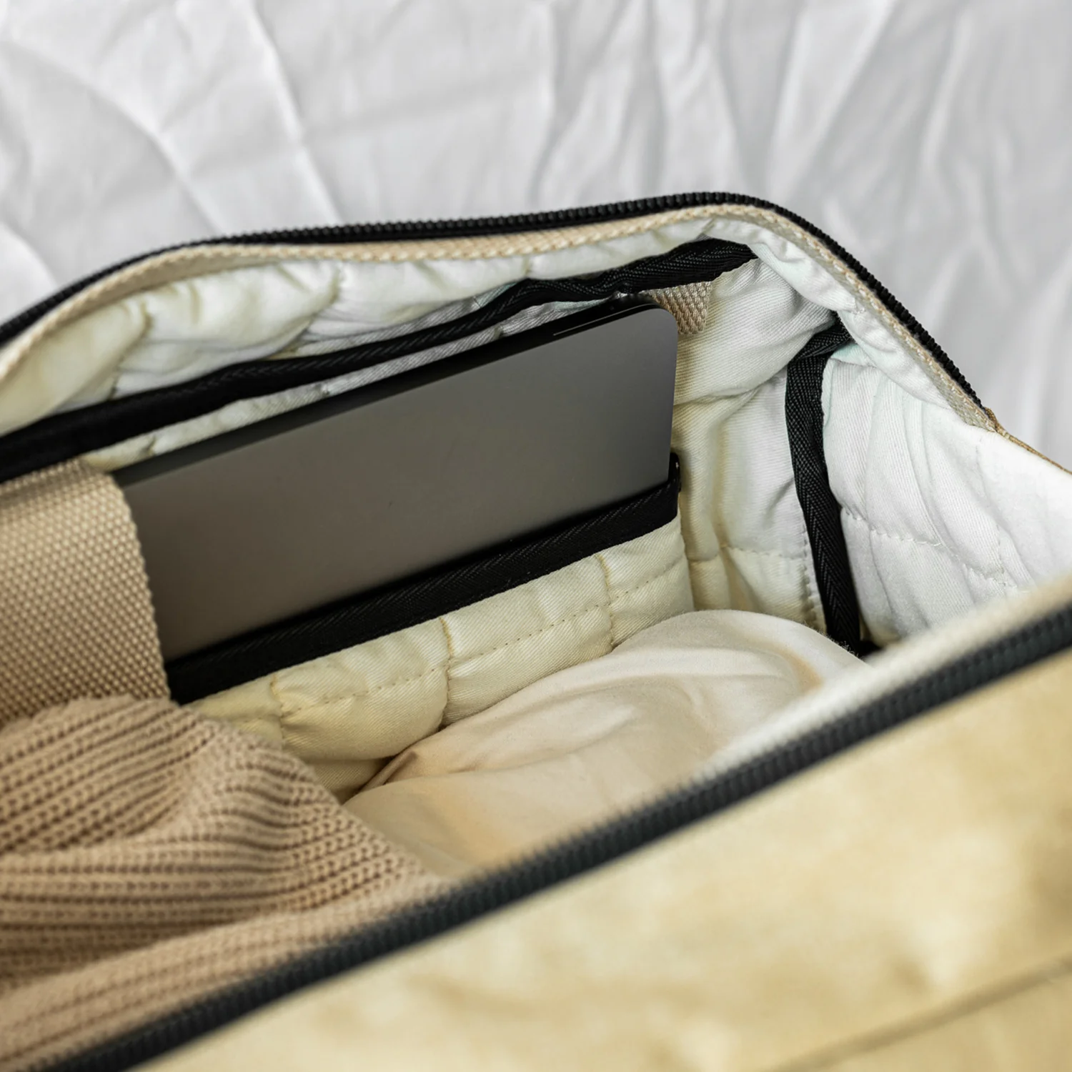 afternoons with Albert | technical weekender bag | oak - Image 17