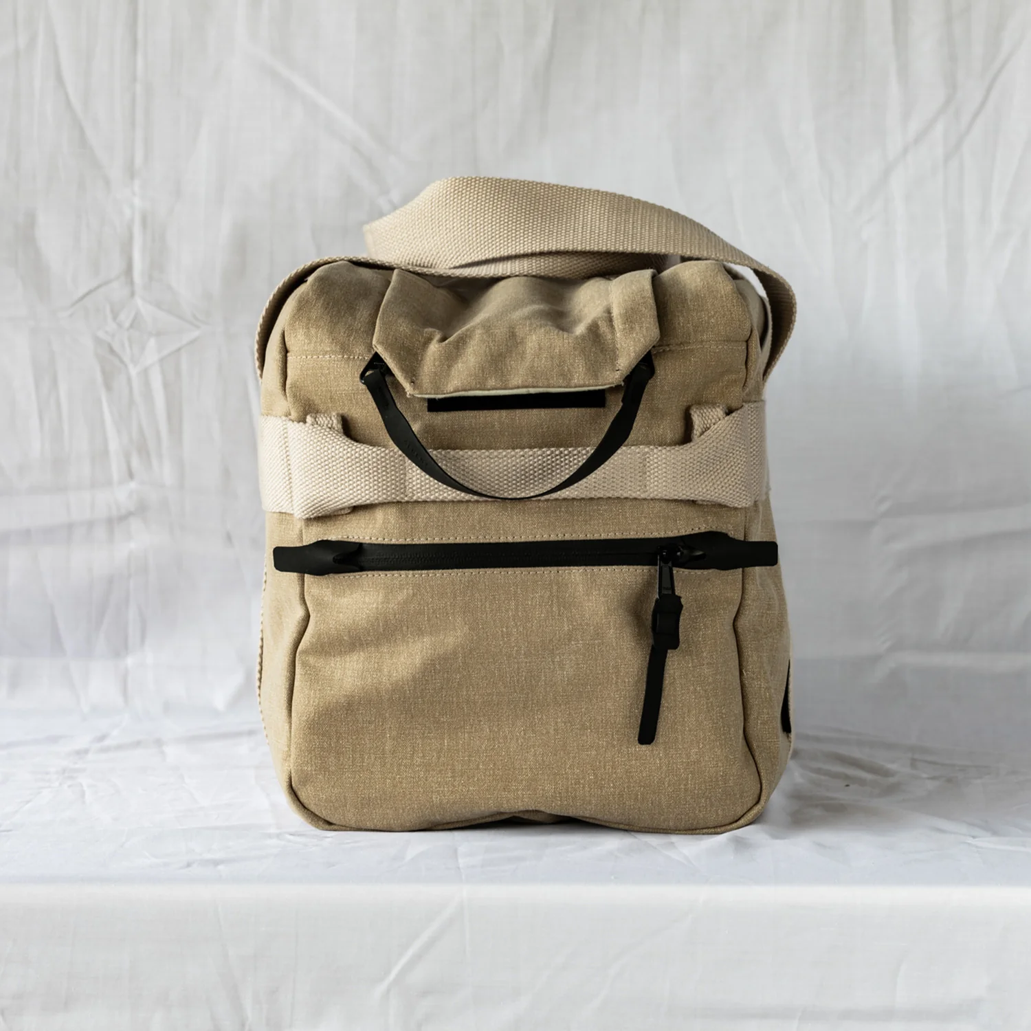 afternoons with Albert | technical weekender bag | oak - Image 4