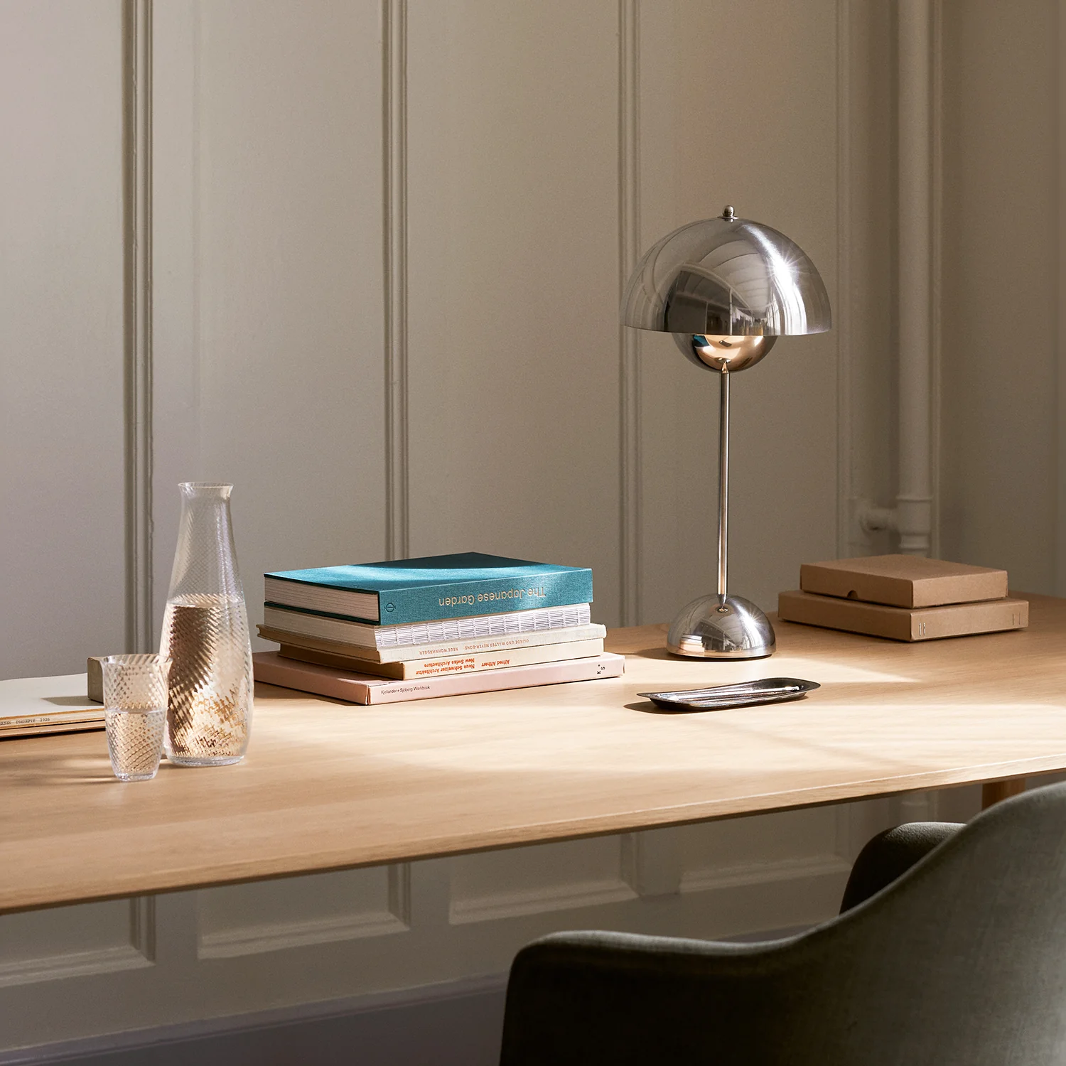 &tradition | flowerpot VP3 table lamp | chrome - Image 7