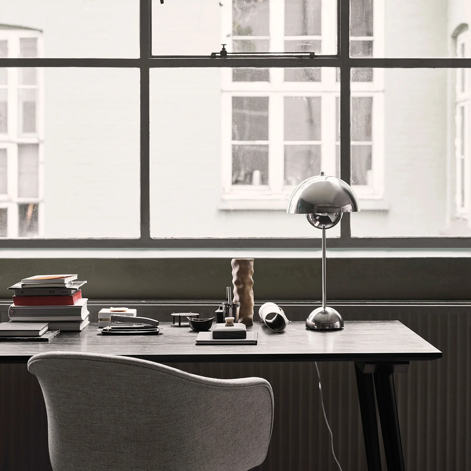 &tradition | flowerpot VP3 table lamp | chrome - Image 8