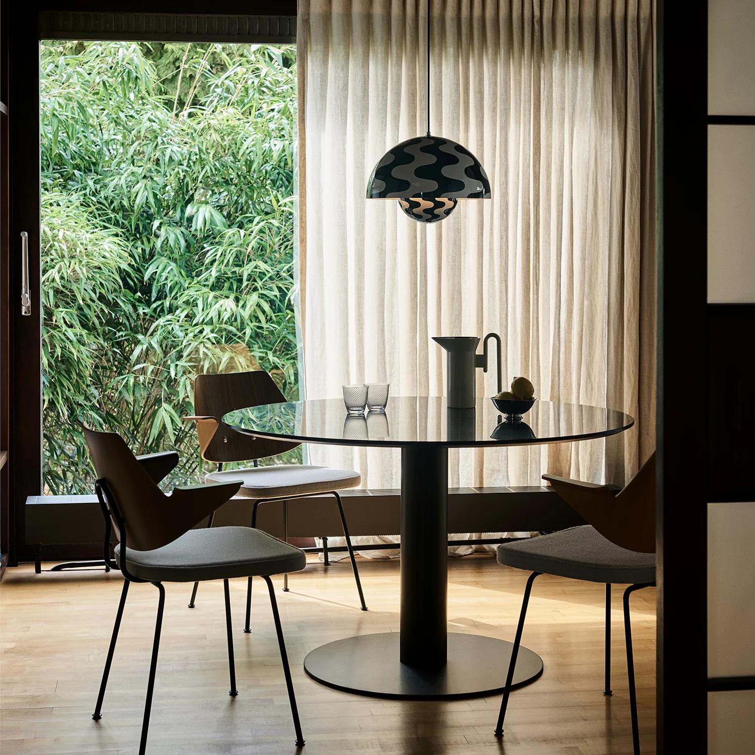 &tradition | flowerpot VP7 pendant lamp | black + white pattern 37cm - Image 4