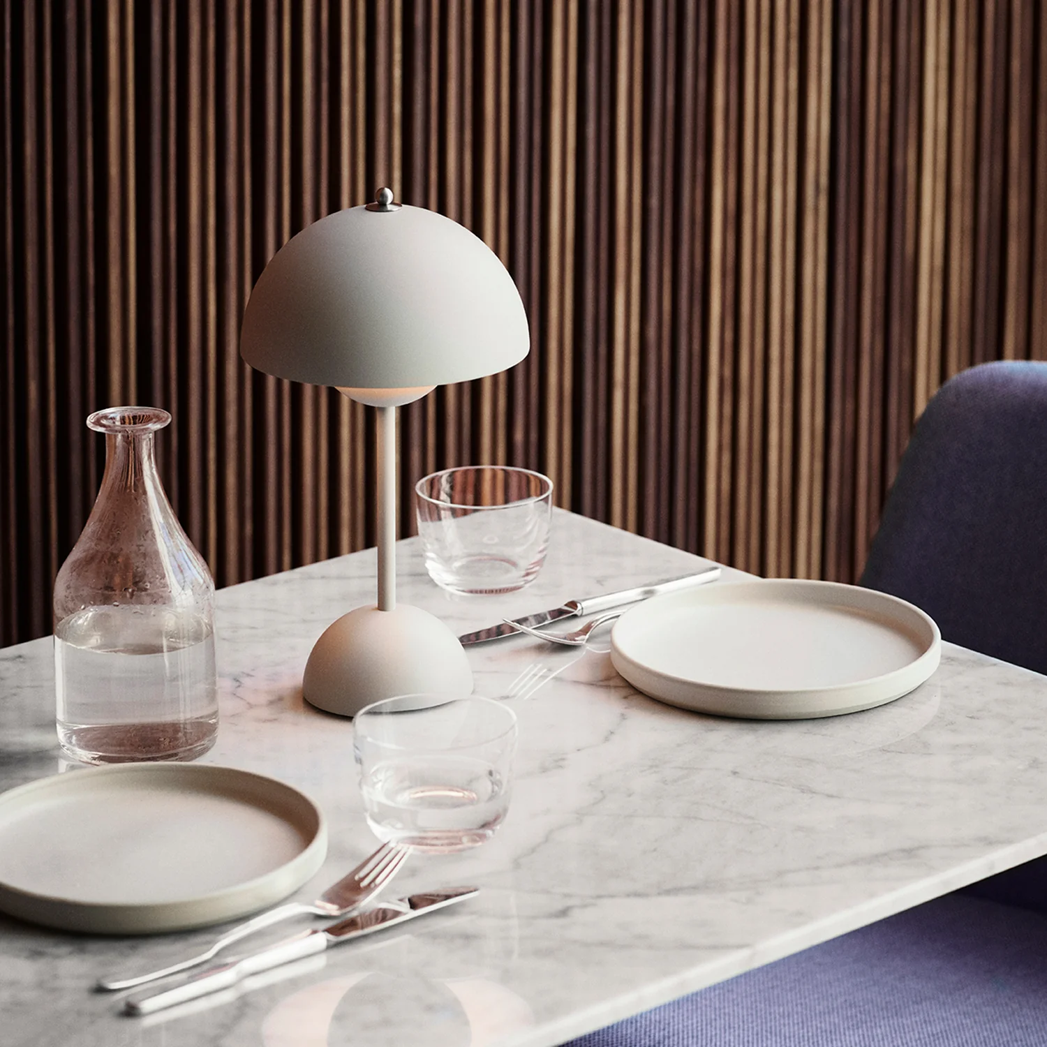 &tradition | flowerpot VP9 portable lamp | matte white - Image 4