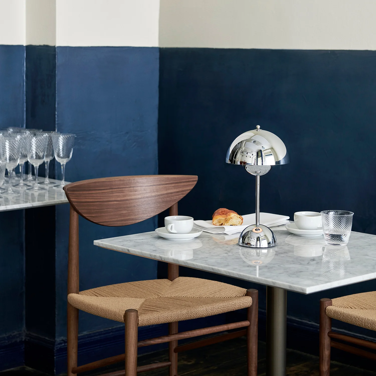 &tradition | flowerpot VP9 portable lamp | chrome - Image 11
