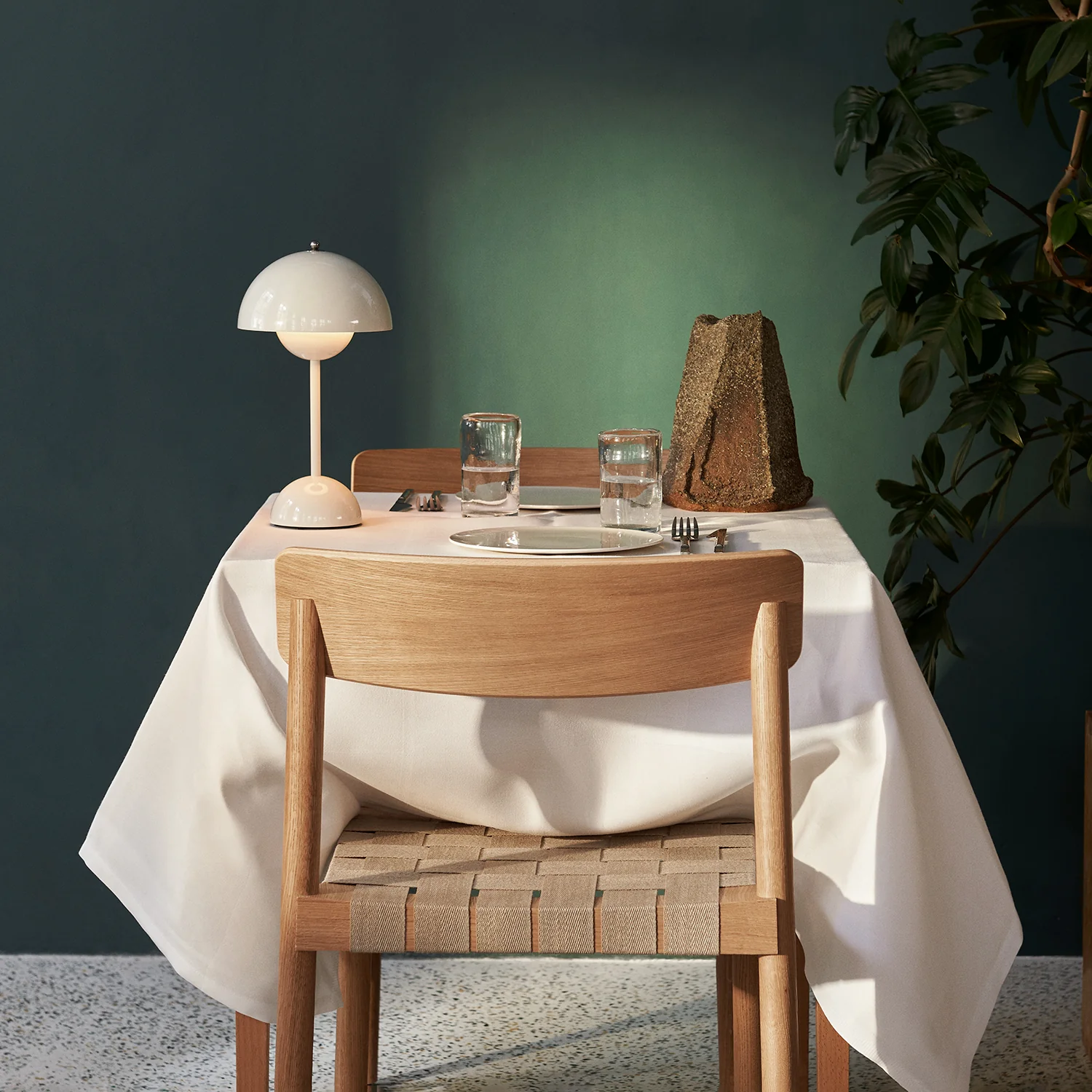 &tradition | flowerpot VP9 portable lamp | grey beige - Image 8