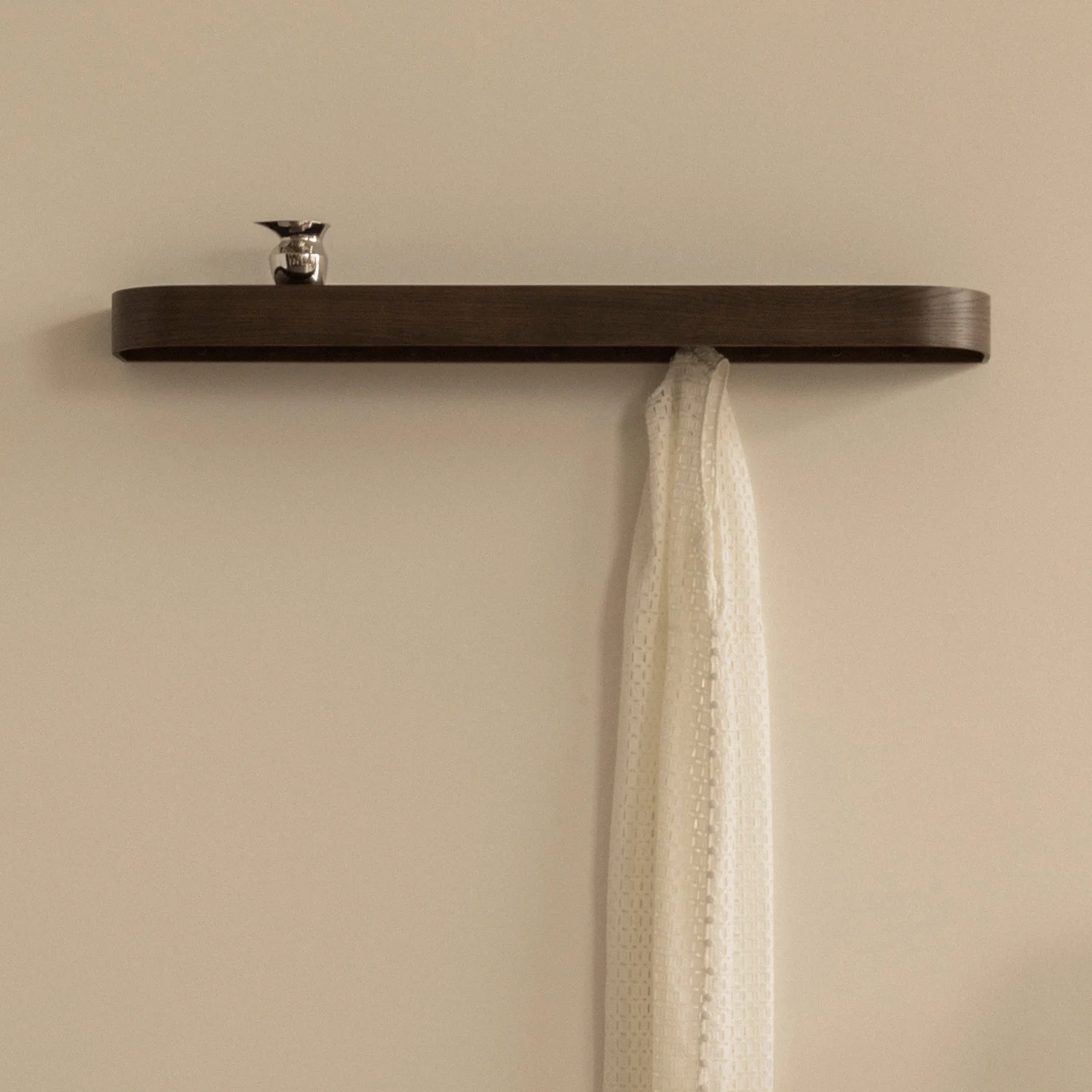 audo copenhagen (menu) | epoch shelf with rack 118cm | dark stained oak - Image 2