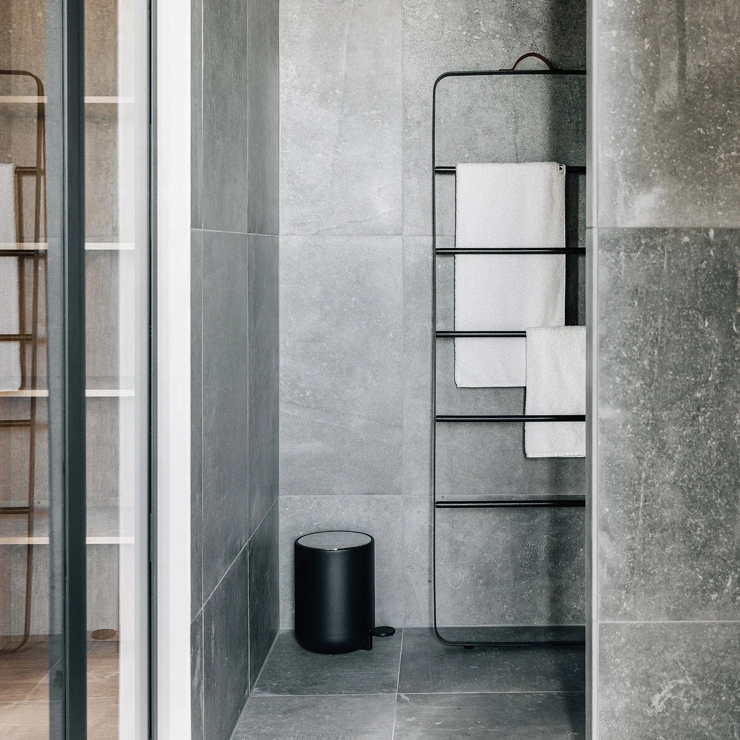 audo copenhagen (menu) | norm pedal bin 4 litre | matte black - DC - Image 9