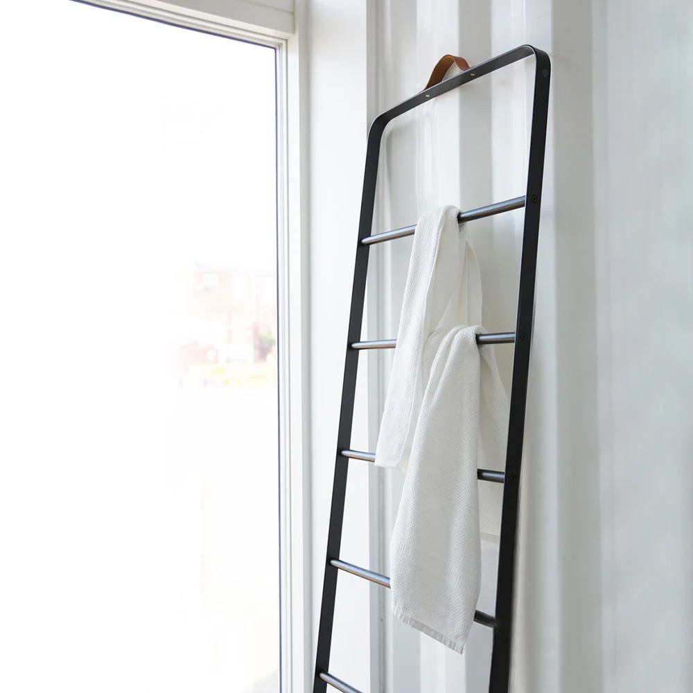 audo copenhagen (menu) | norm towel ladder | black + dark oak - Image 5