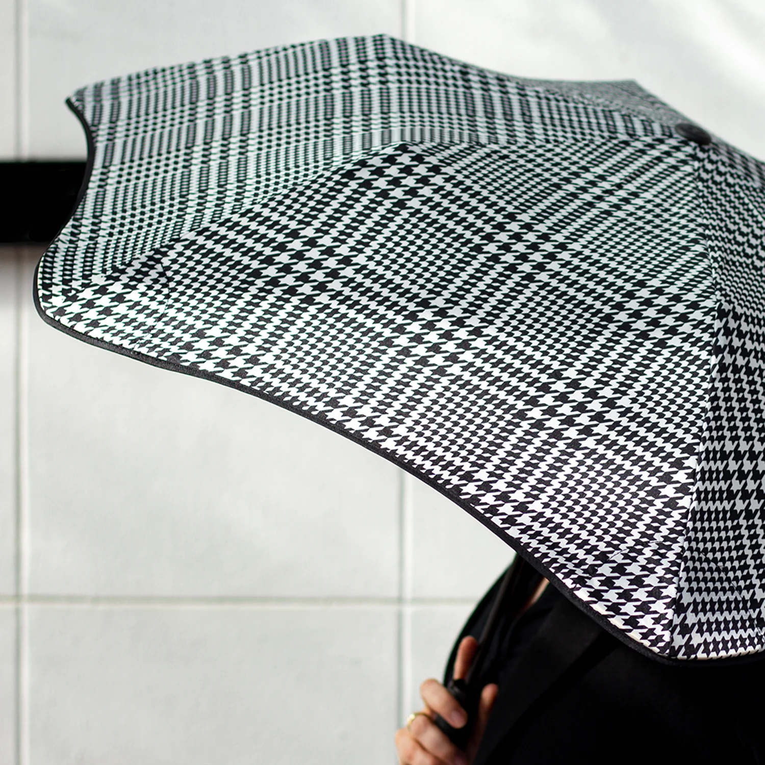 blunt | metro umbrella | houndstooth - limited edition - Image 4