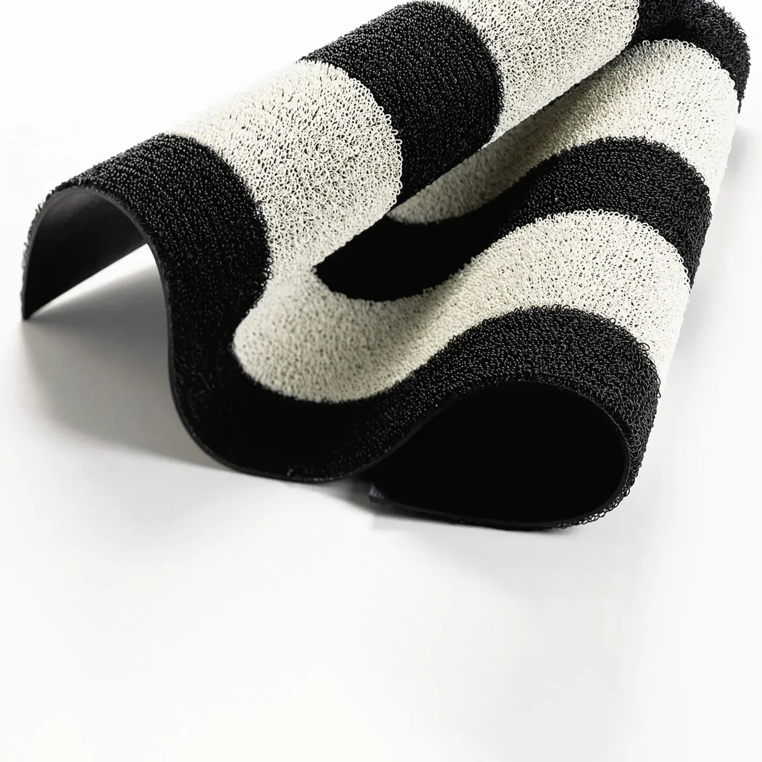 chilewich | shag doormat 46x71cm (18x28") | bold stripe black + white - Image 3