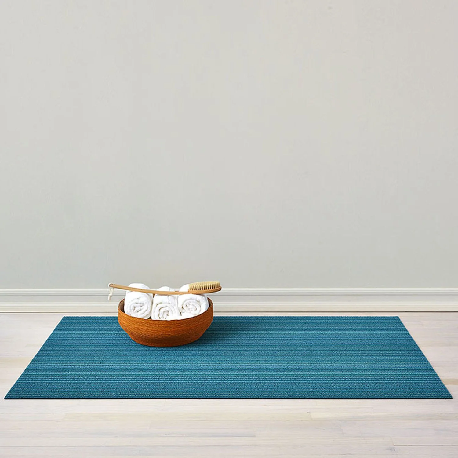 chilewich | shag big mat 91x152cm (36x60") | skinny stripe turquoise - Image 2
