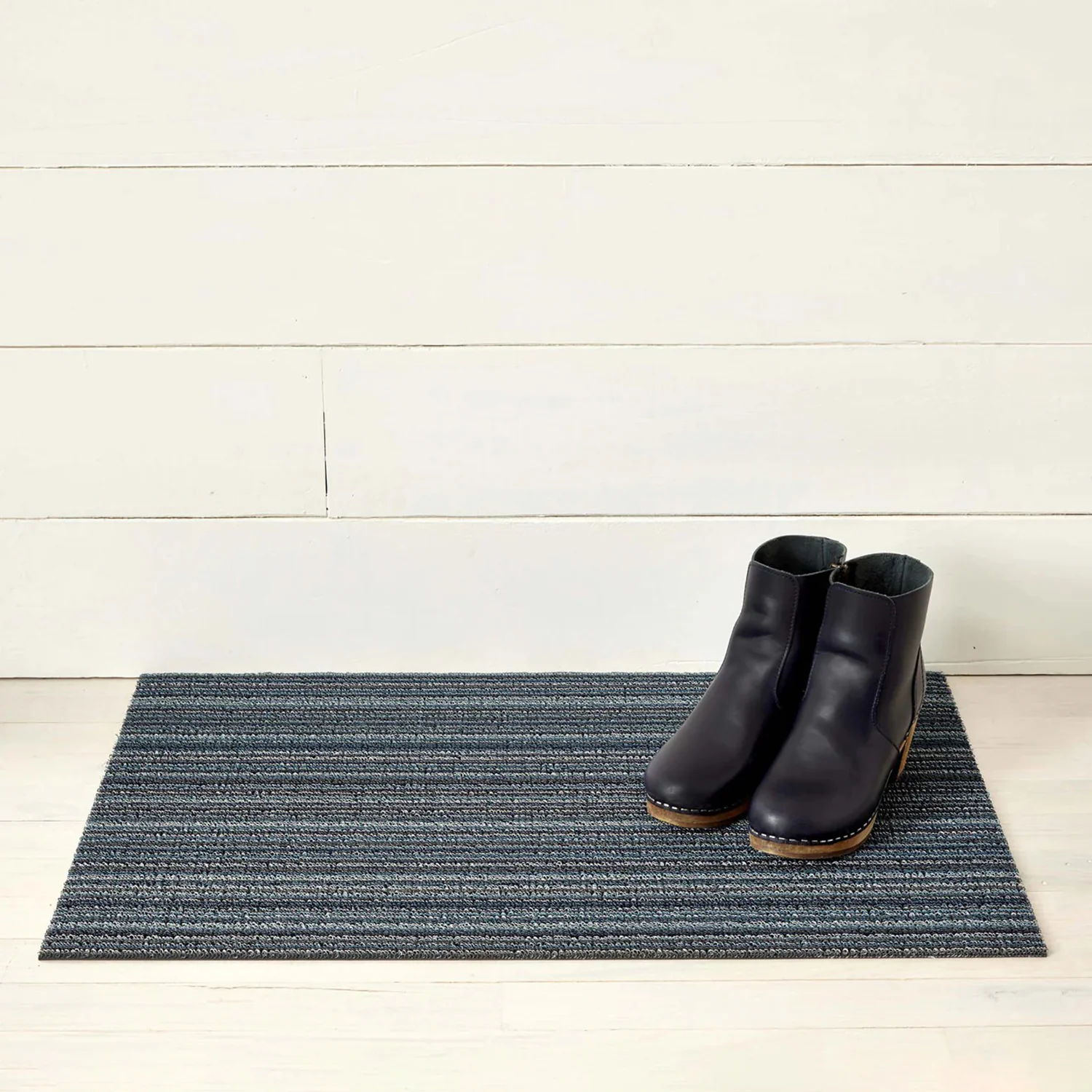 chilewich | shag doormat 46x71cm (18x28") | skinny stripe blue - Image 2