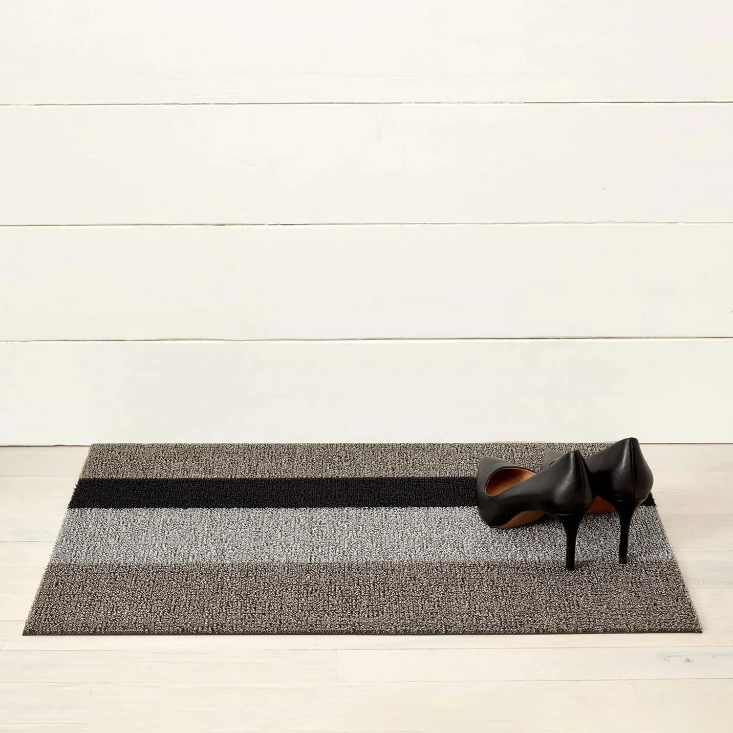 chilewich | shag doormat 46x71cm (18x28") | bold stripe silver + black - Image 2