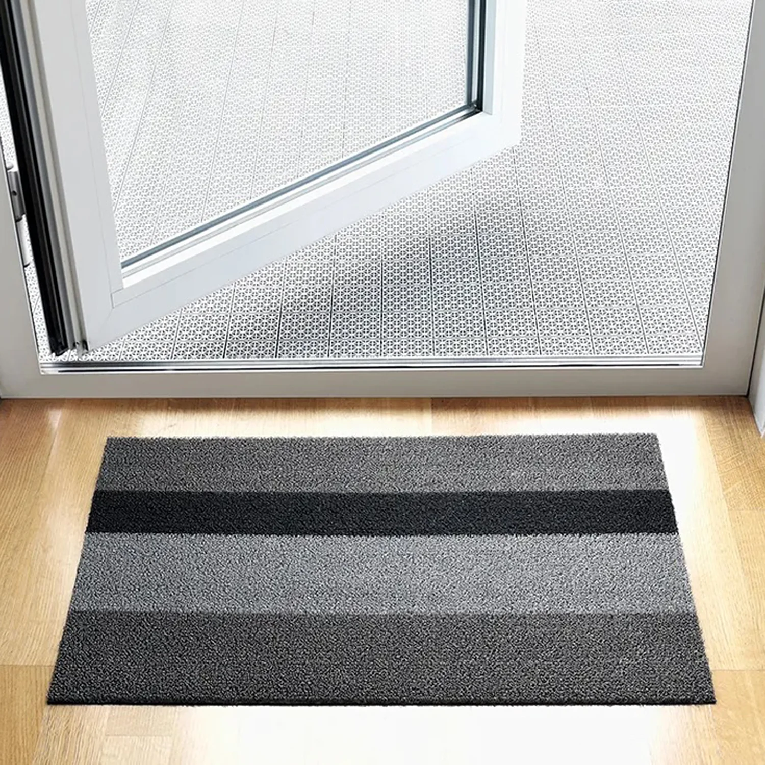 chilewich | shag doormat 46x71cm (18x28") | bold stripe silver + black - Image 4