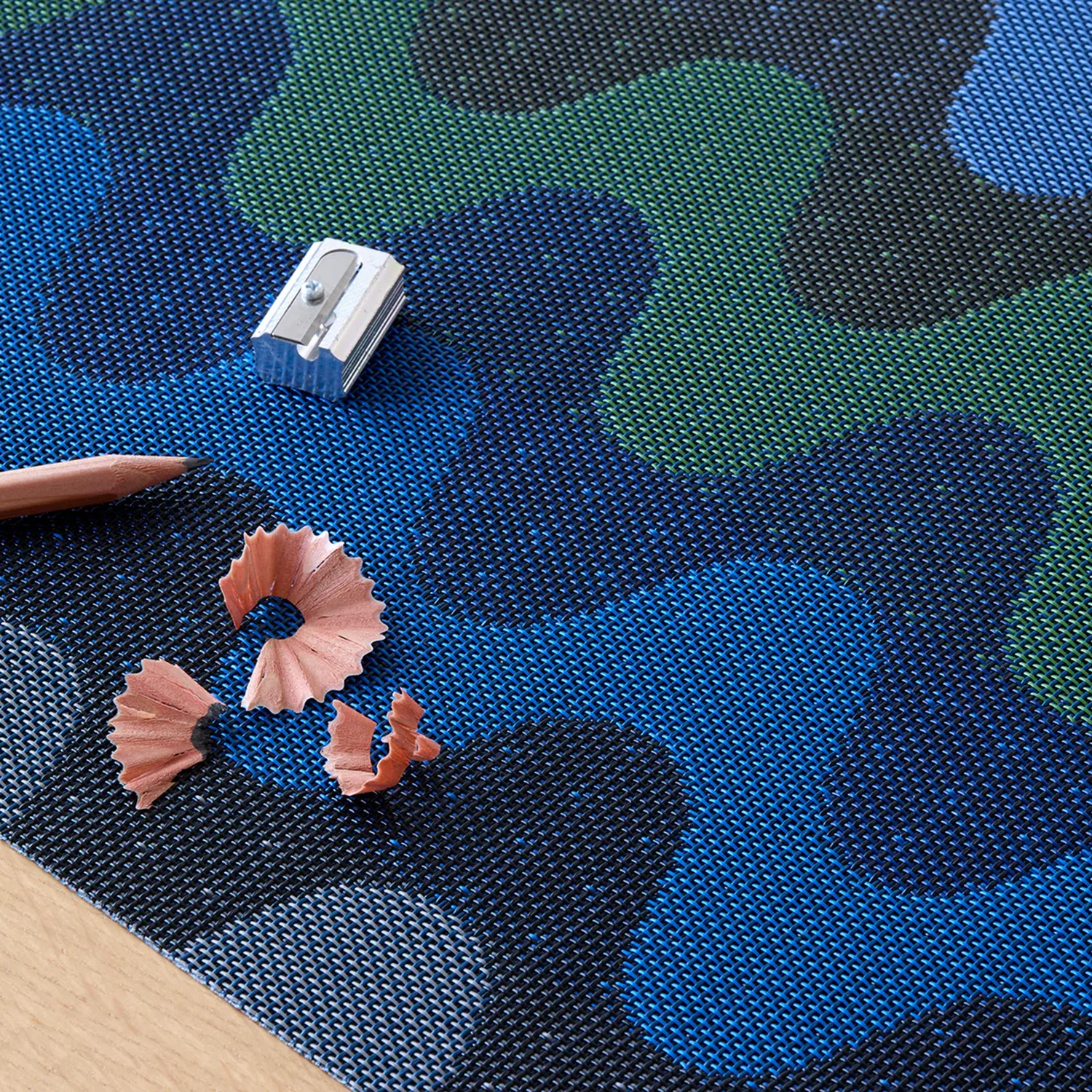 chilewich | placemat rectangle | wiggle deep sea - Image 3