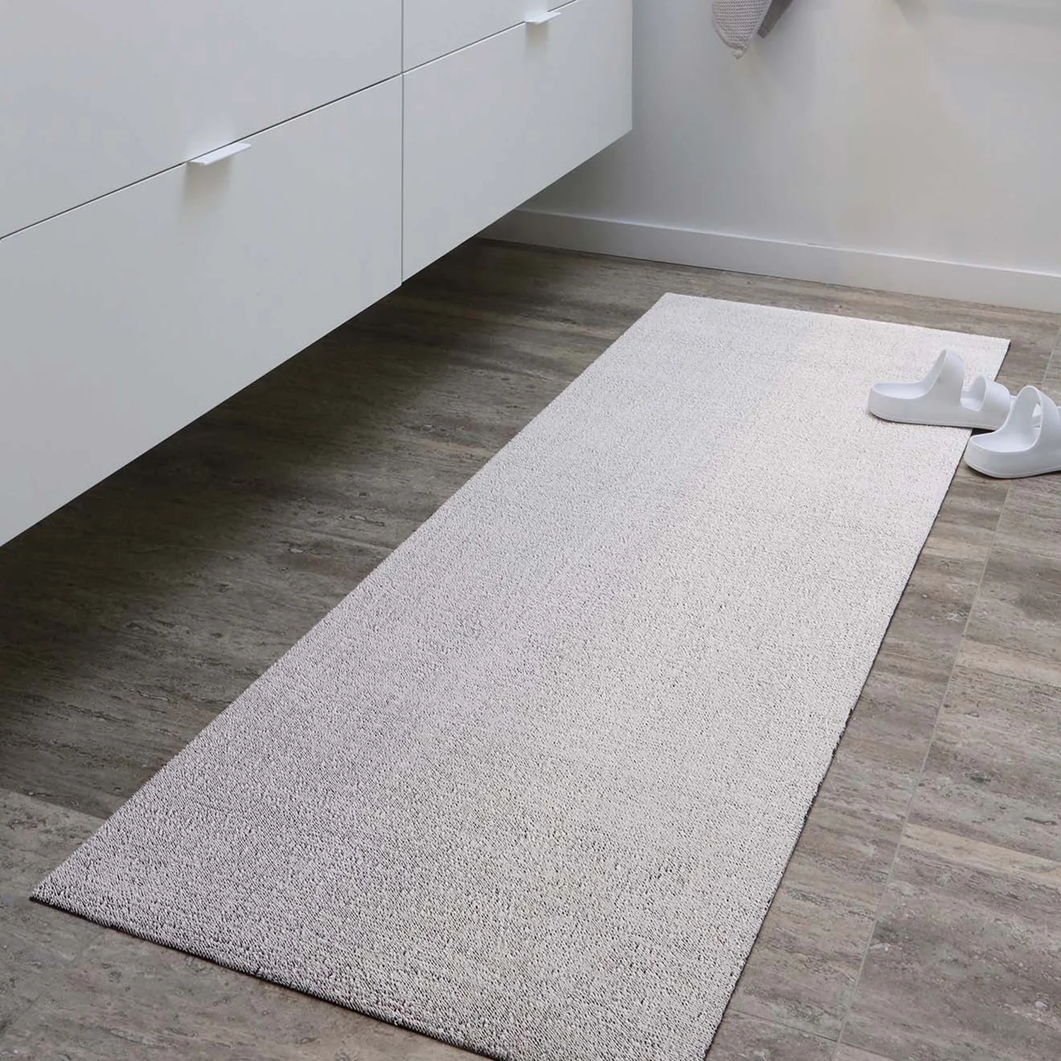 chilewich | shag runner mat 61x183cm (24x72") | solid snow - Image 2