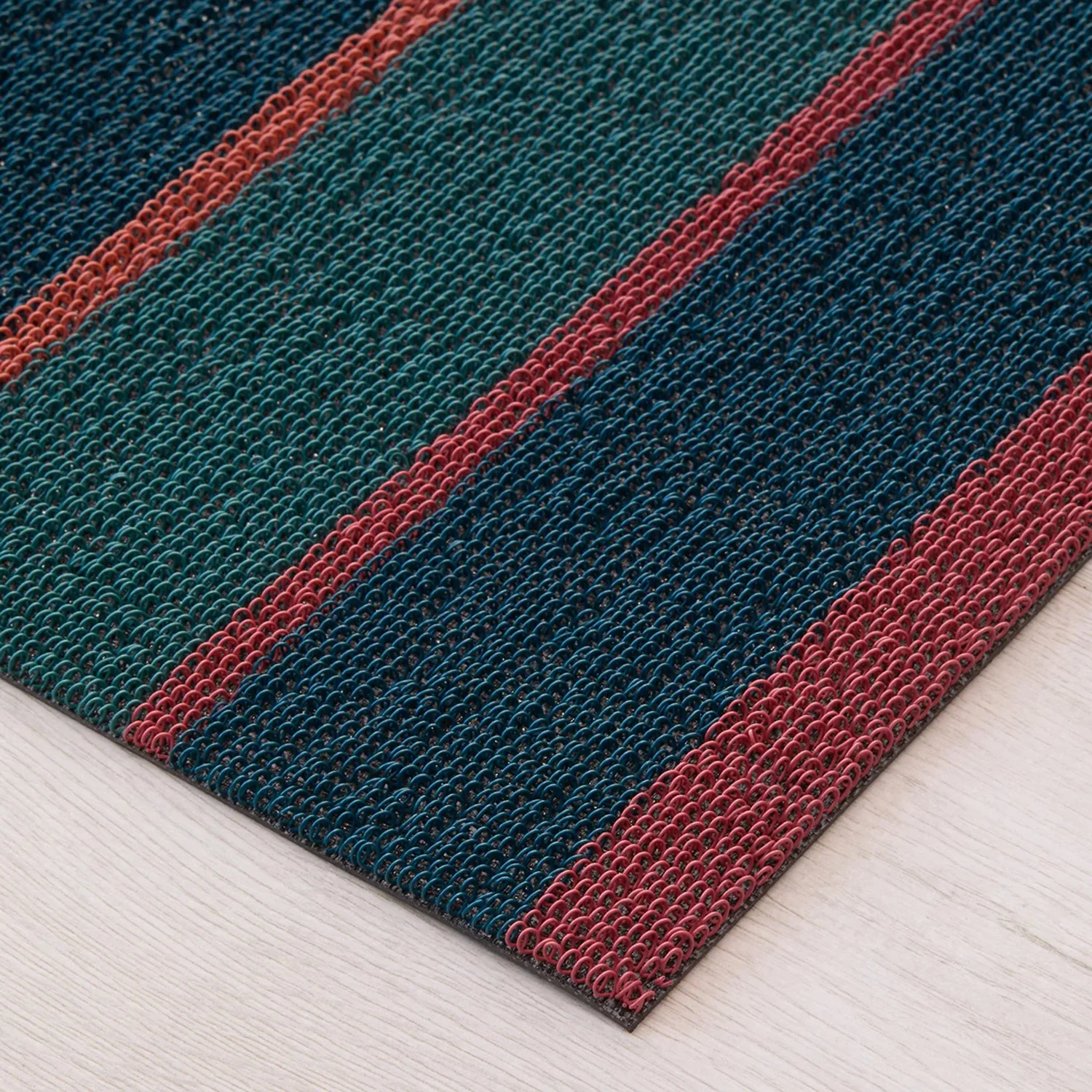 chilewich | shag utility doormat 61x91cm (24x36") | bolt stripe raspberry - Image 4