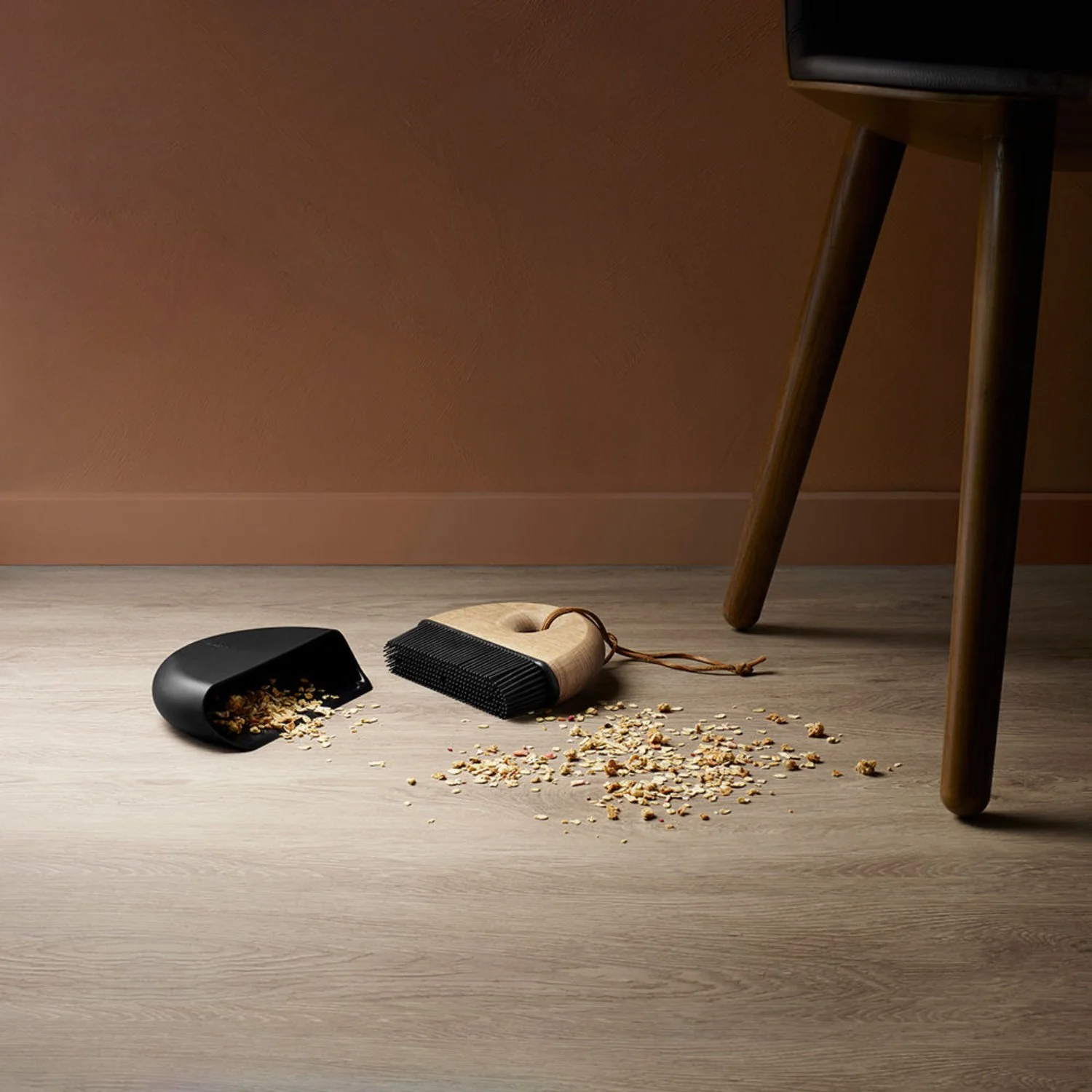 eva solo | sweep dustpan + brush set - Image 4