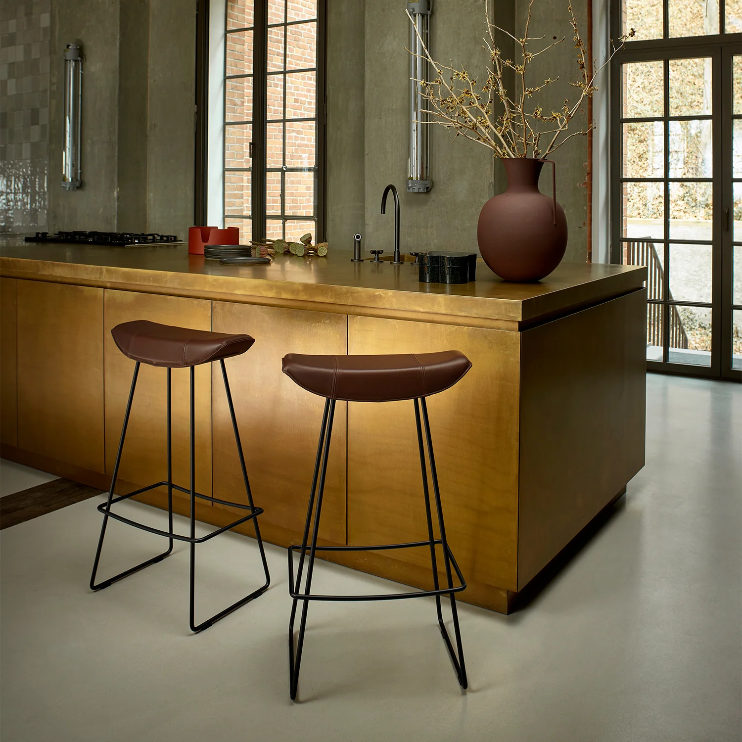 freifrau | kya kitchen stool 63cm | muscat cacao leather + steel bronze glaze wire frame - Image 2