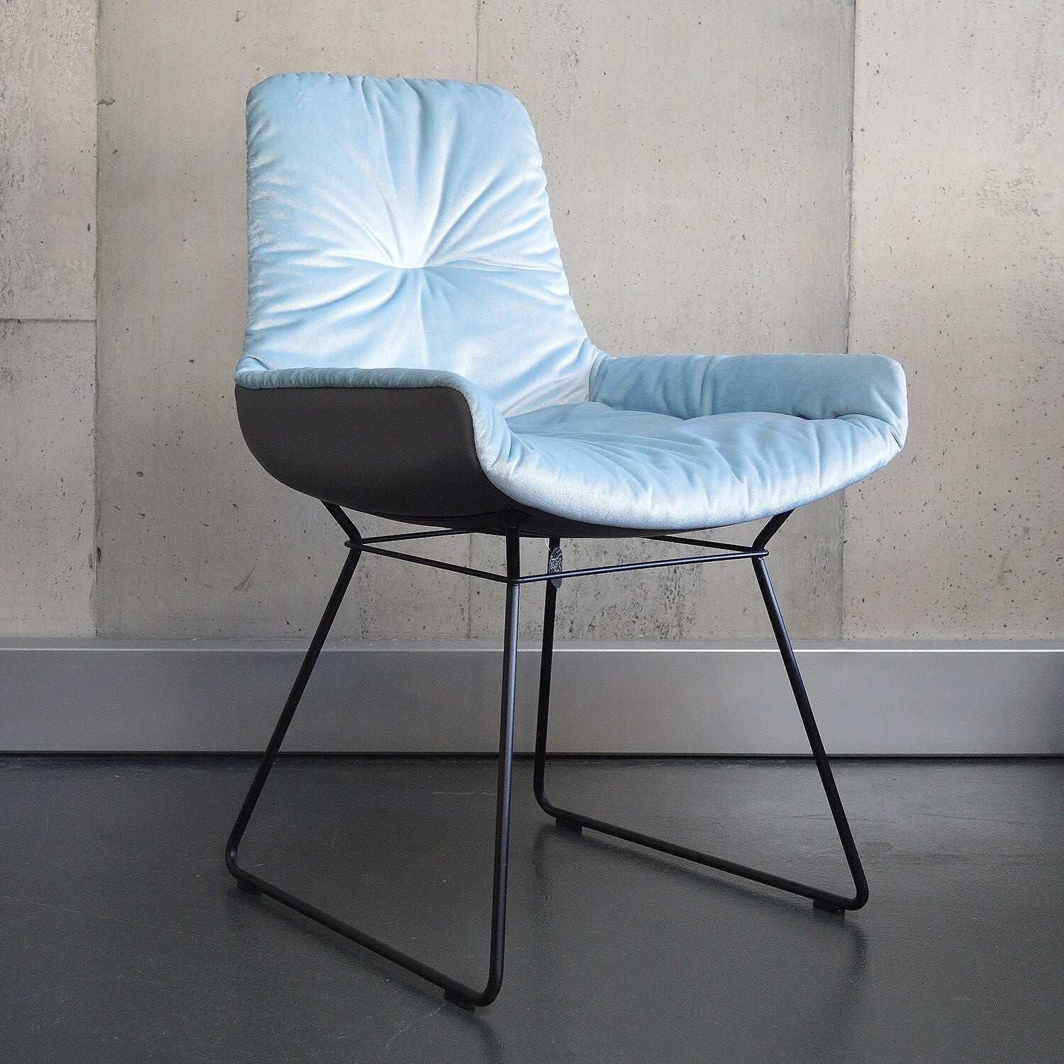 freifrau | leya armchair low | wire frame | avalon 0045 + sahara plaza leather ~ DC - Image 5