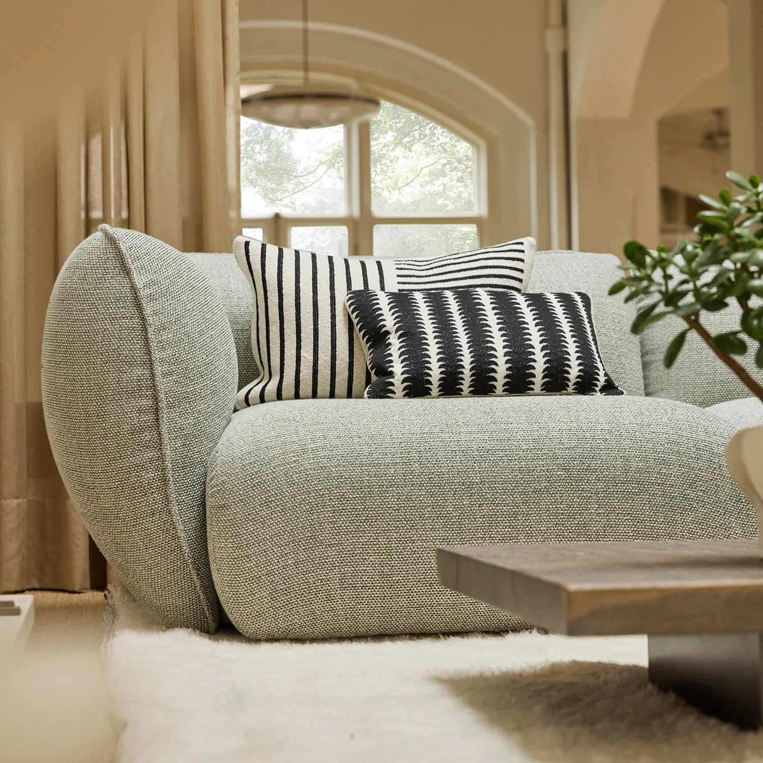 freifrau | mia modular sofa | deco cushions - Image 2