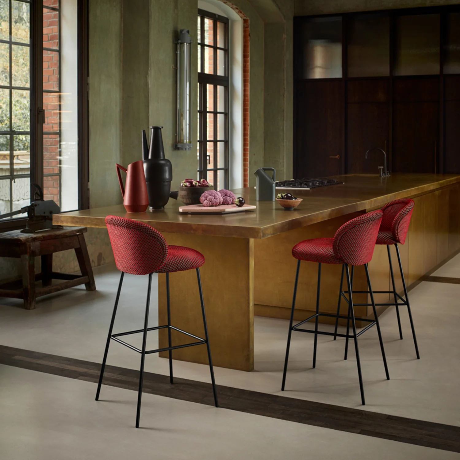 freifrau | ona barstool | wooden frame black oak | riga noir + gobelin eden - Image 5