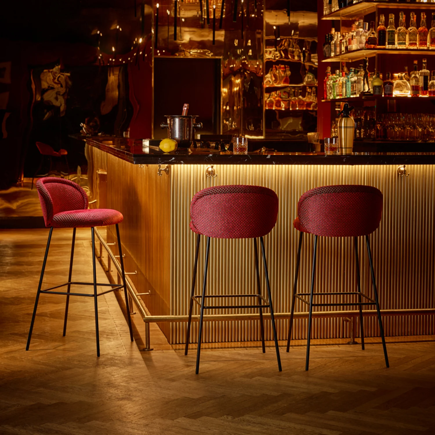 freifrau | ona barstool | wooden frame black oak | riga noir + gobelin eden - Image 6