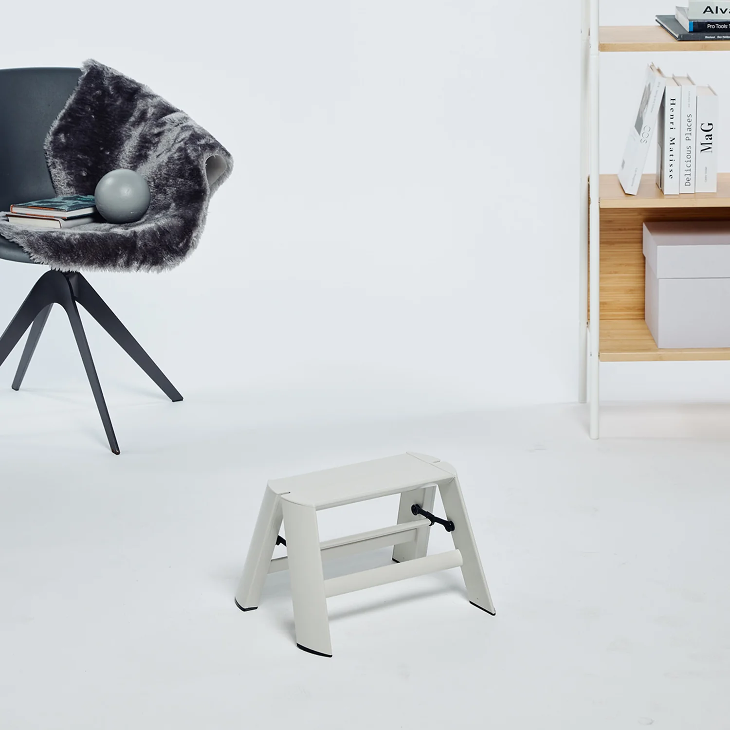 hasegawa | lucano 1 step ladder | crystal grey - Image 4