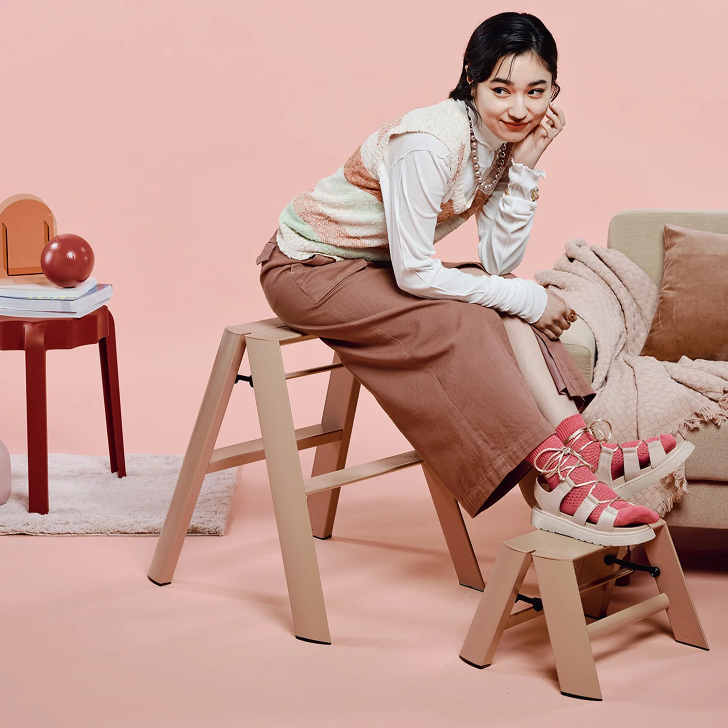hasegawa | lucano 1 step ladder | peach brown - Image 3