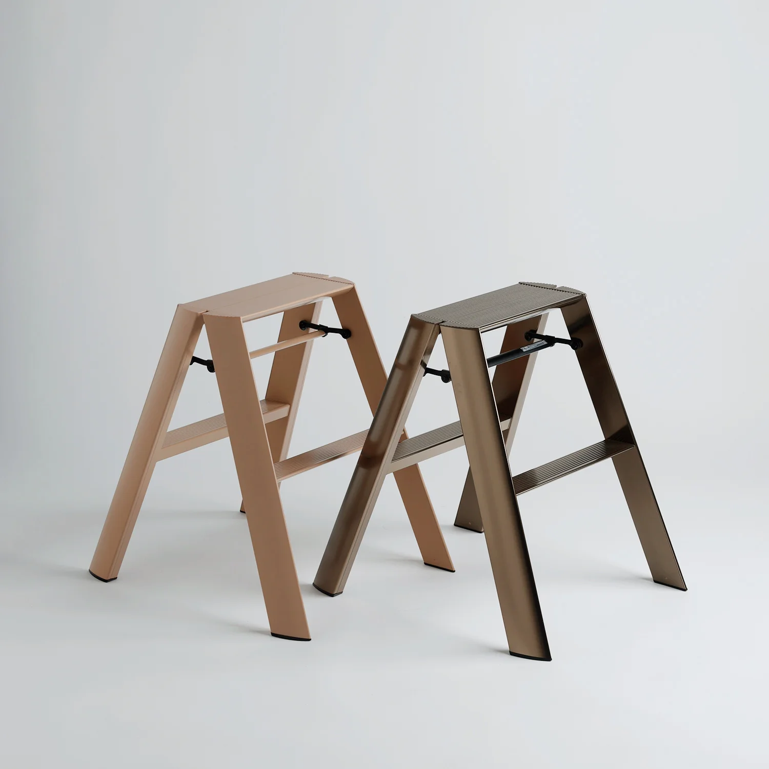 hasegawa | lucano 2 step ladder | peach brown - Image 4