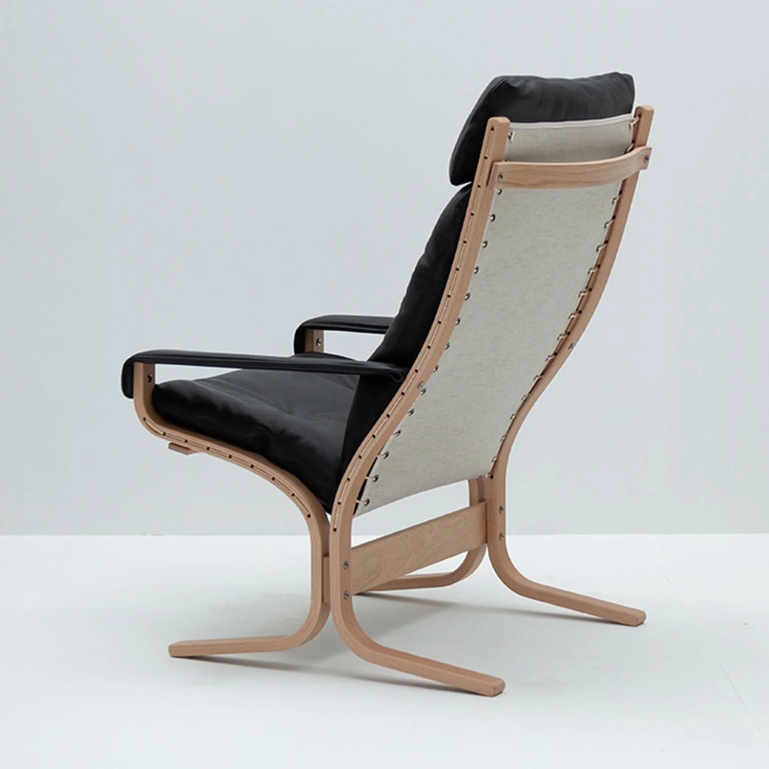 lk hjelle | siesta classic 301 chair | high back with arms | oak + hemsen HA19 leather - Image 5