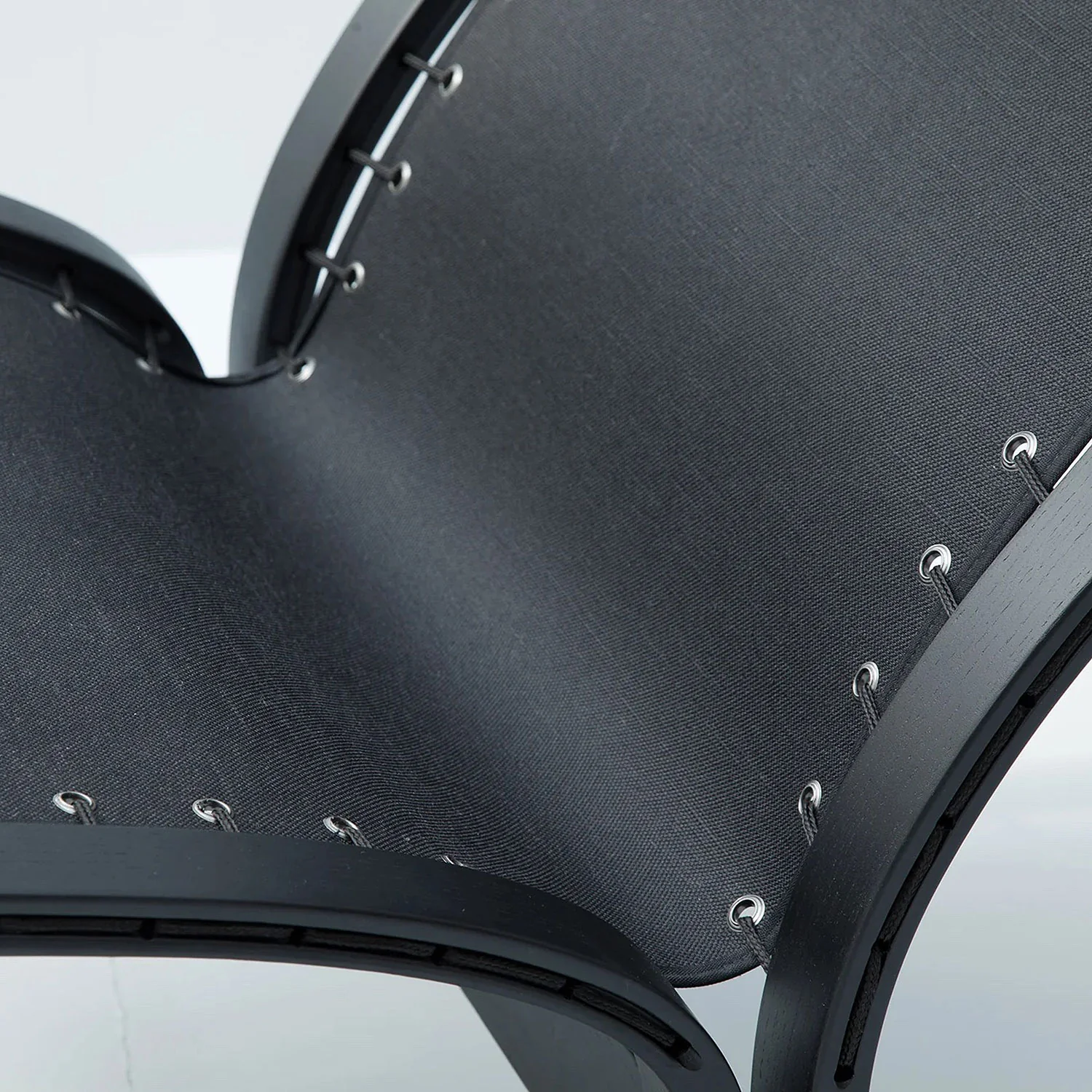 lk hjelle | siesta classic 302 chair | low back | black oak + hemsen HA19 leather - Image 6
