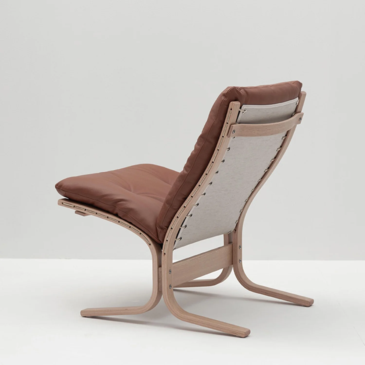 lk hjelle | siesta classic 302 chair | low back | oak + rustical tan leather - Image 4