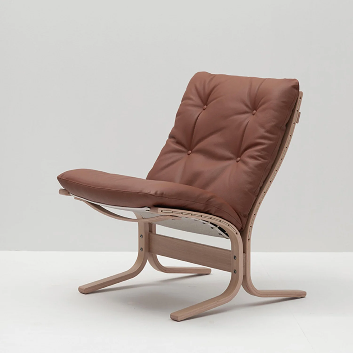lk hjelle | siesta classic 302 chair | low back | oak + rustical tan leather - Image 5