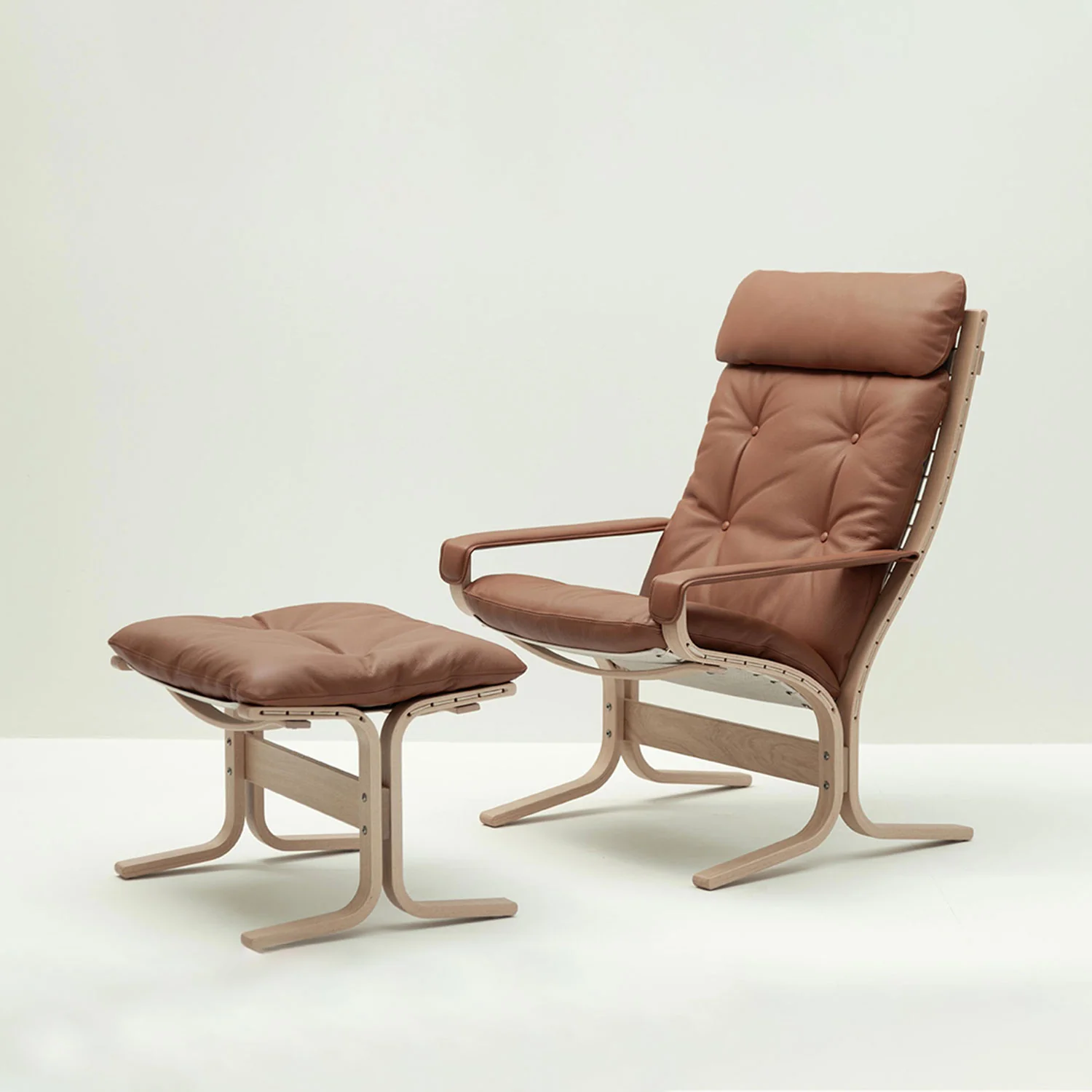 lk hjelle | siesta classic 304 footstool | oak + rustical tan leather - Image 5