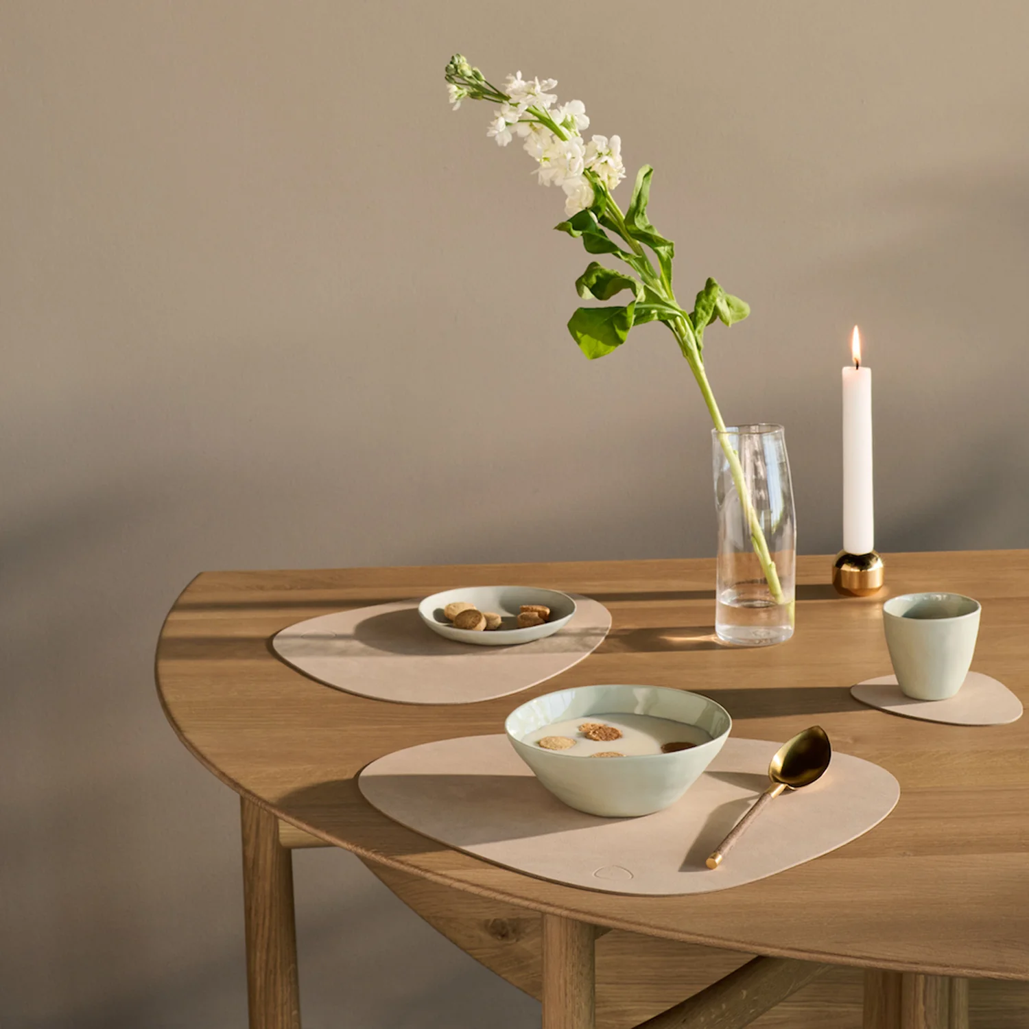 lind dna | table mat | curve large | nupo sand - Image 4
