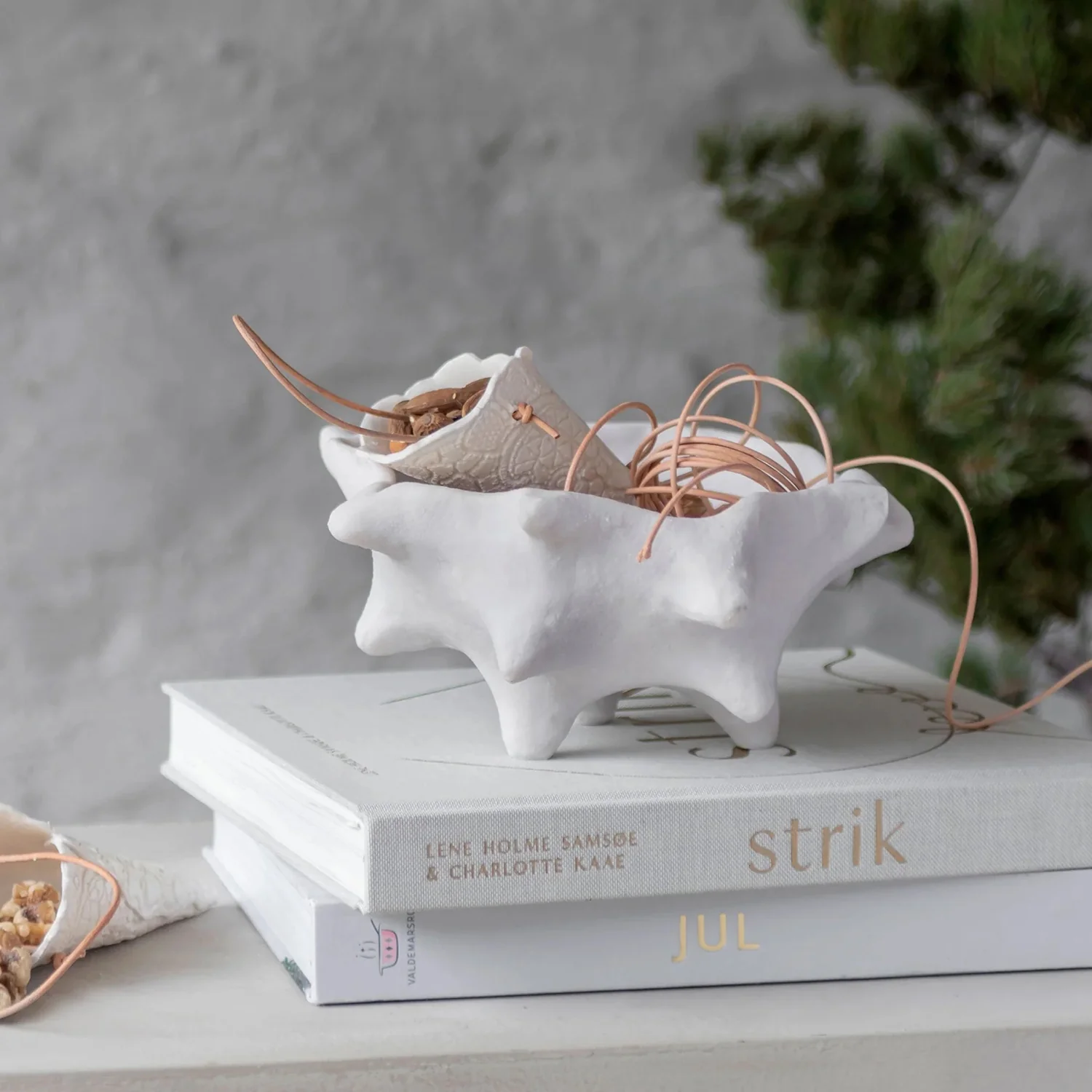 mette ditmer | art piece | chestnut bowl | off white - Image 4