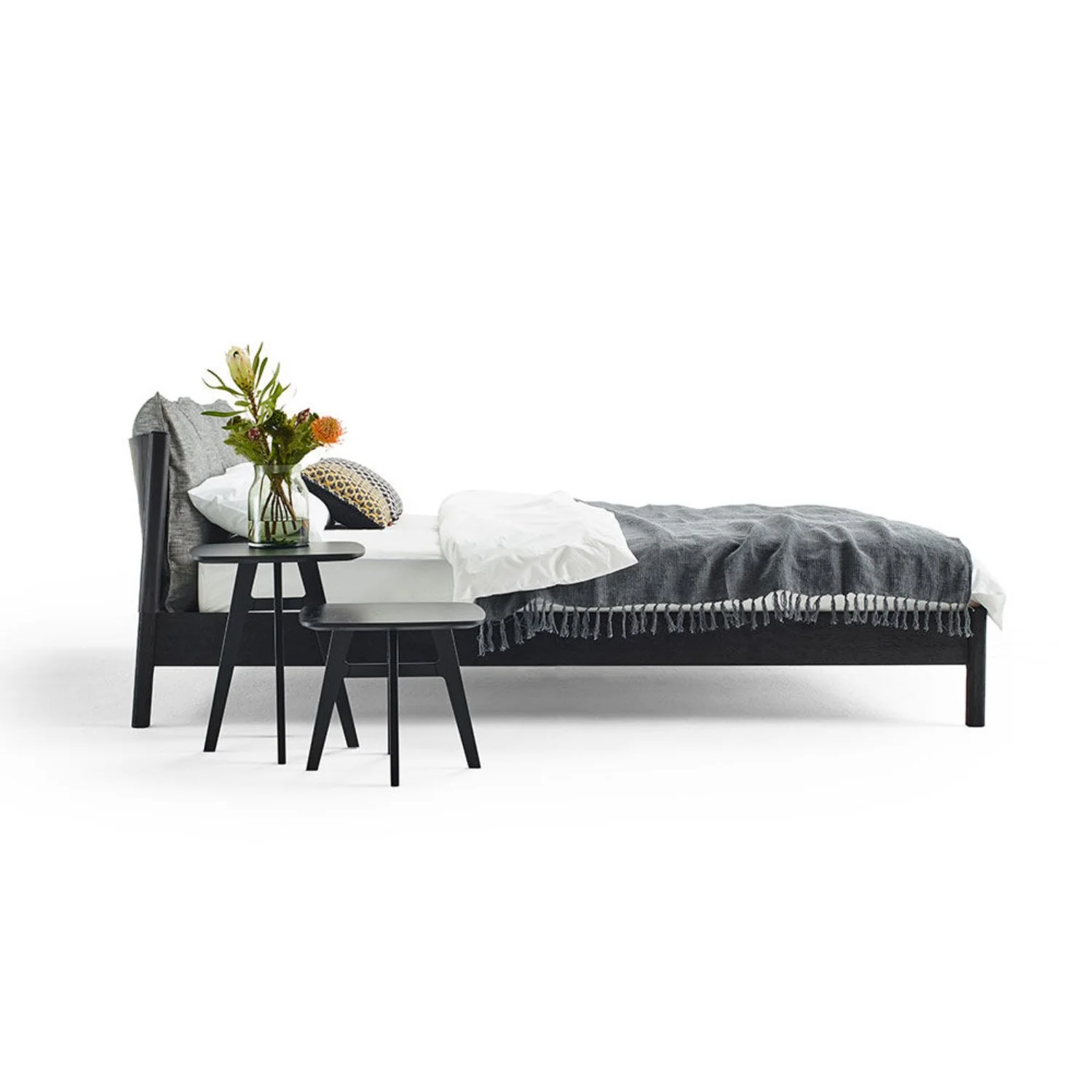 moeller design | LIV king bed | stained oak + black leather - Image 7