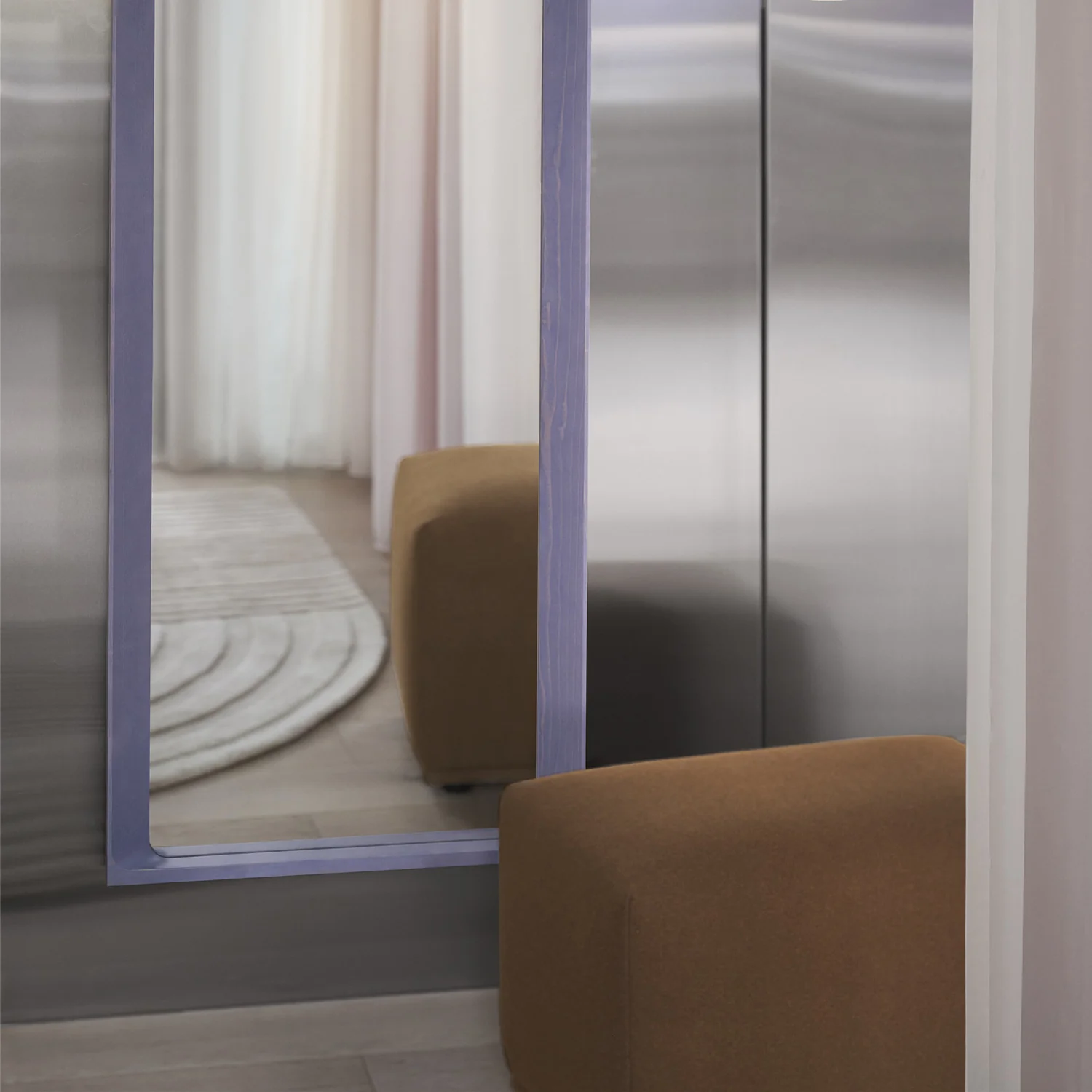 muuto | arced mirror large | light lilac - Image 3