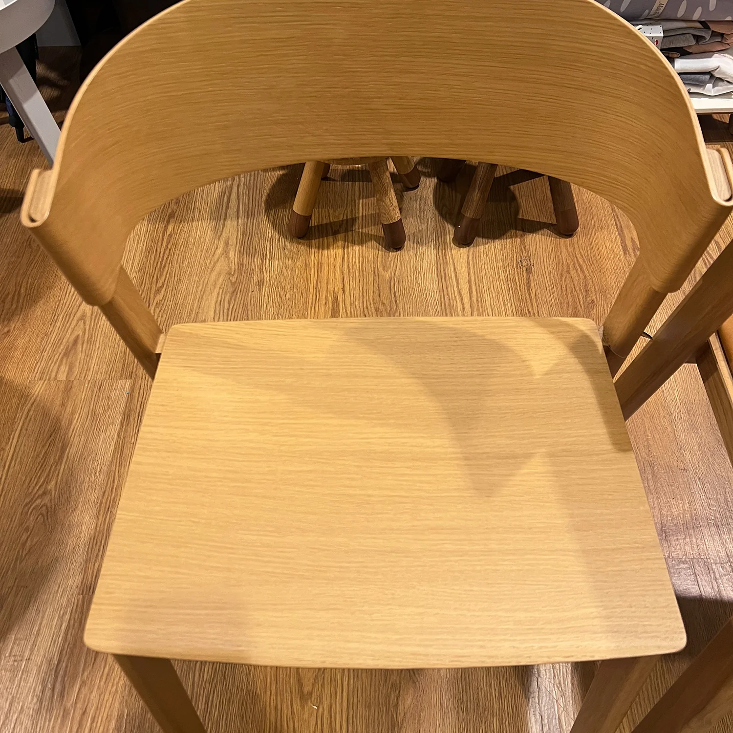 muuto | cover side chair | oak - EX DISPLAY - Image 3