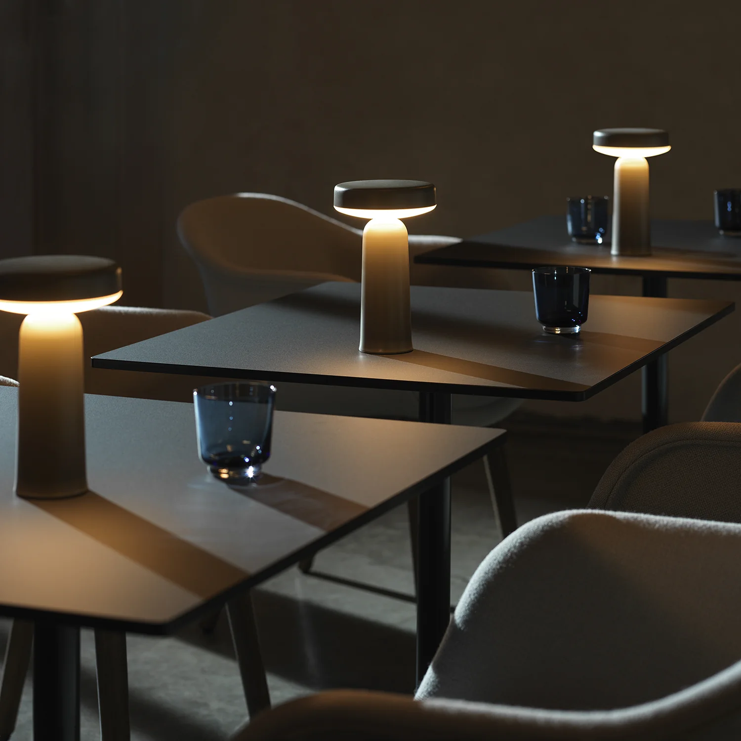 muuto | ease portable lamp | black - Image 3