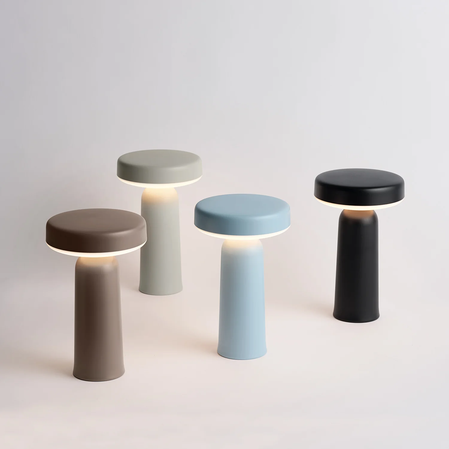 muuto | ease portable lamp | taupe - Image 7