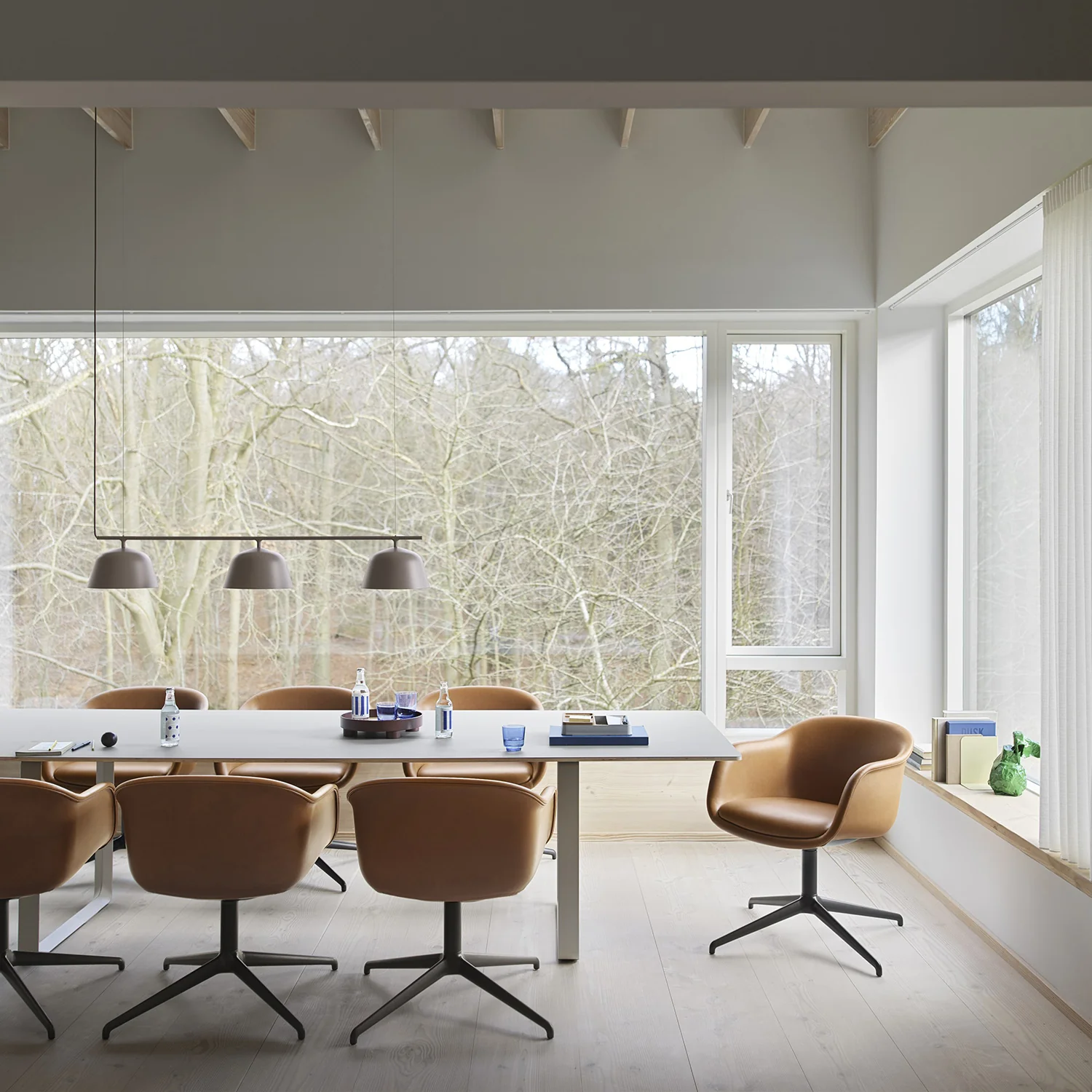 muuto | fiber conference armchair | swivel base | cognac leather + black ~ DC - Image 6