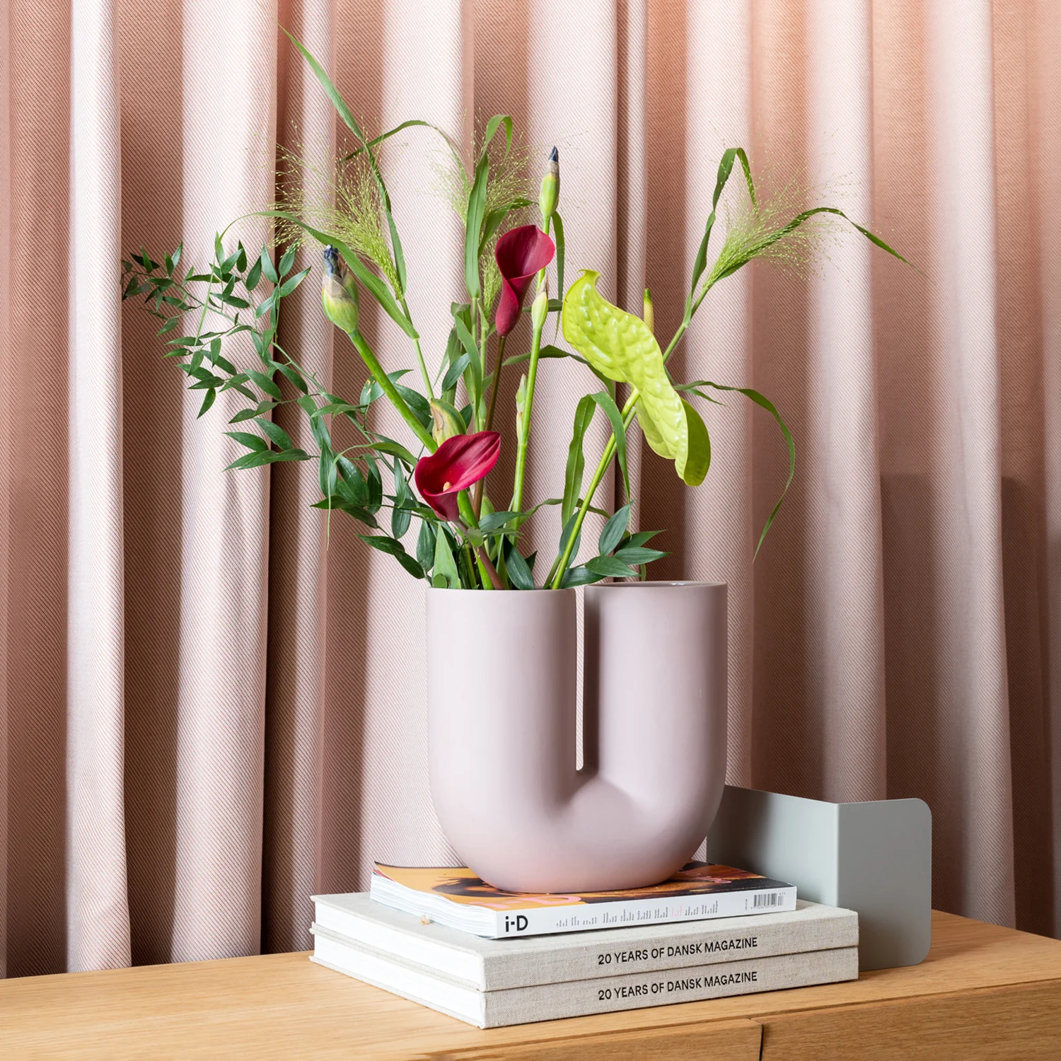 muuto | kink vase | dusty lilac porcelain 26cm - Image 2