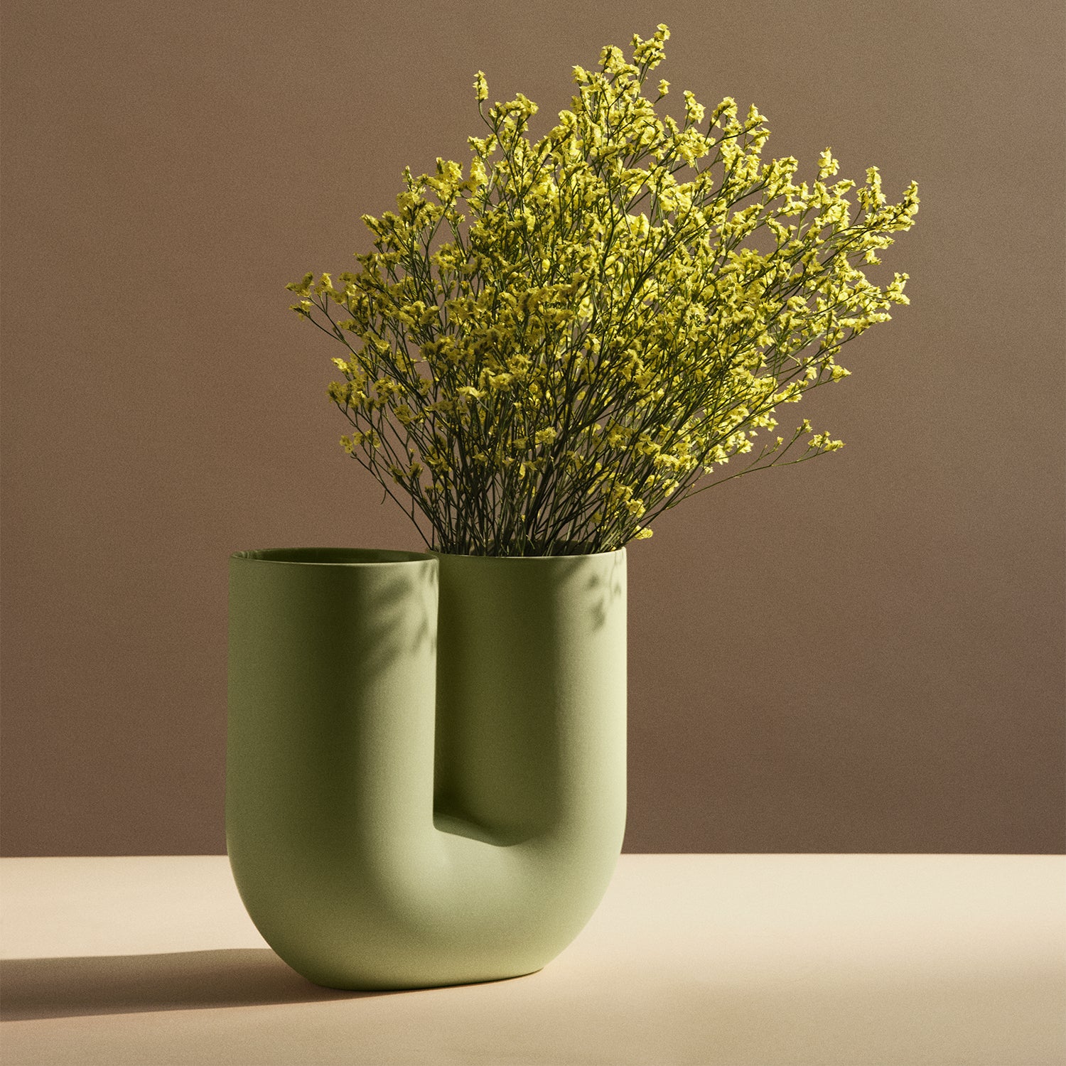 muuto | kink vase | light green earthenware 26cm - Image 2