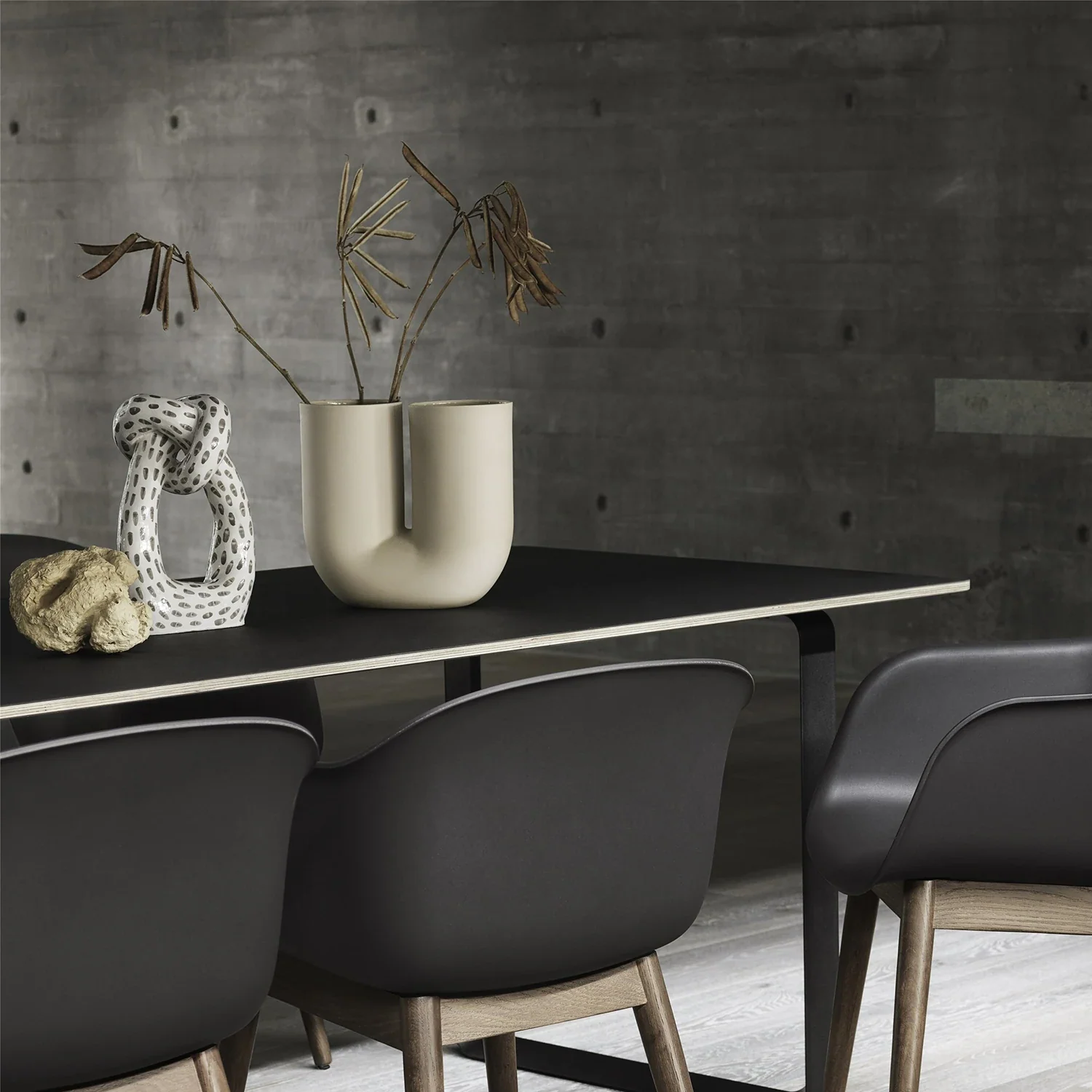 muuto | kink vase | sand earthenware 26cm - V2 - Image 11