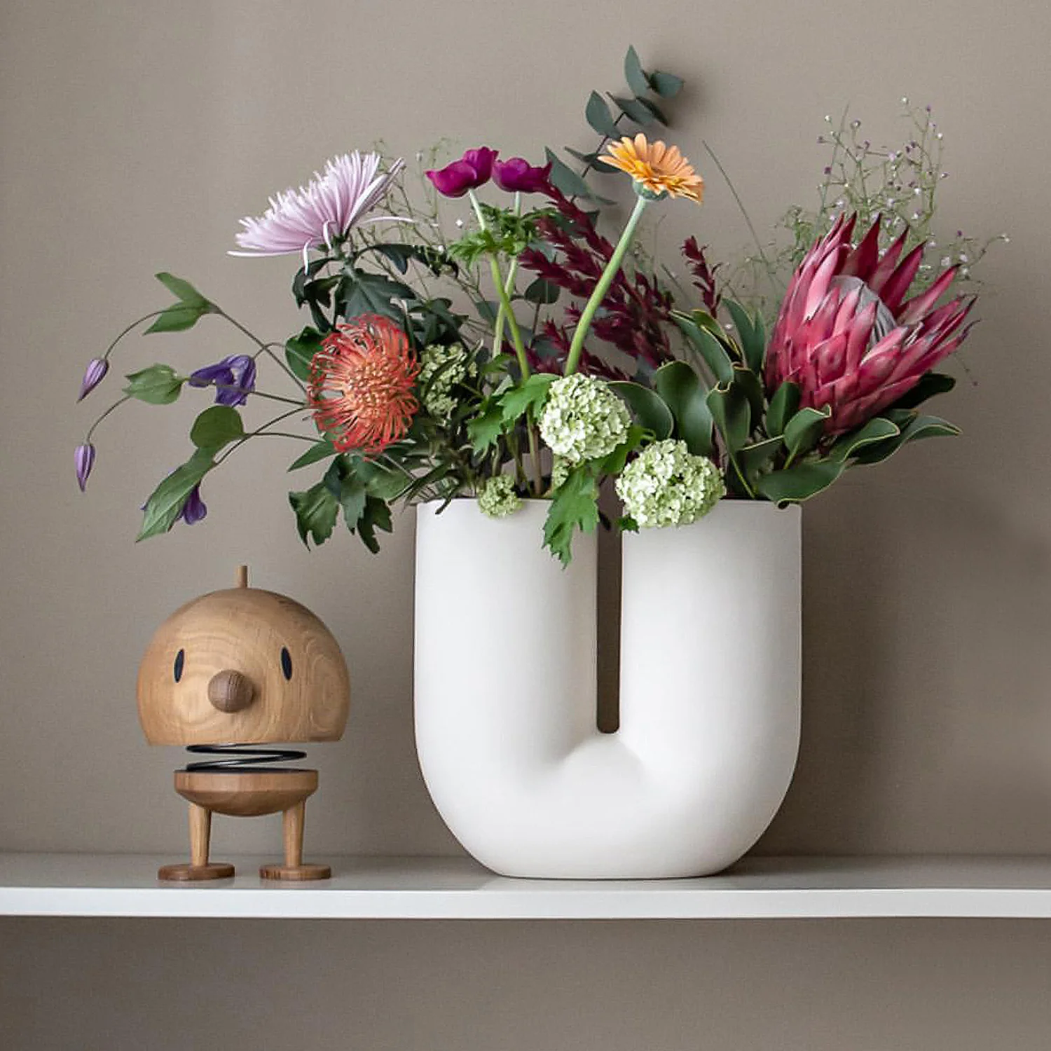 muuto | kink vase | sand earthenware 26cm - V2 - Image 4