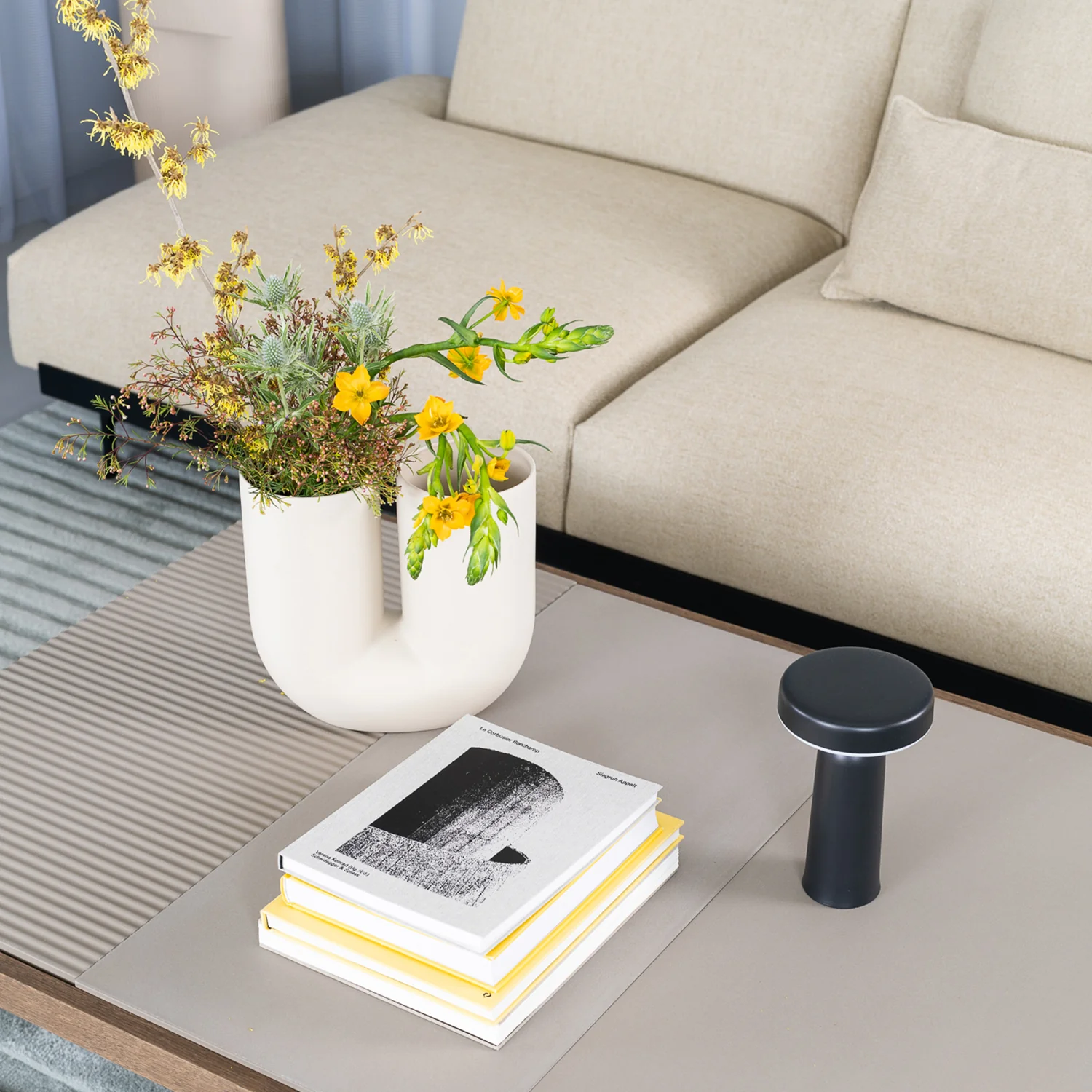 muuto | kink vase | sand earthenware 26cm - V2 - Image 6